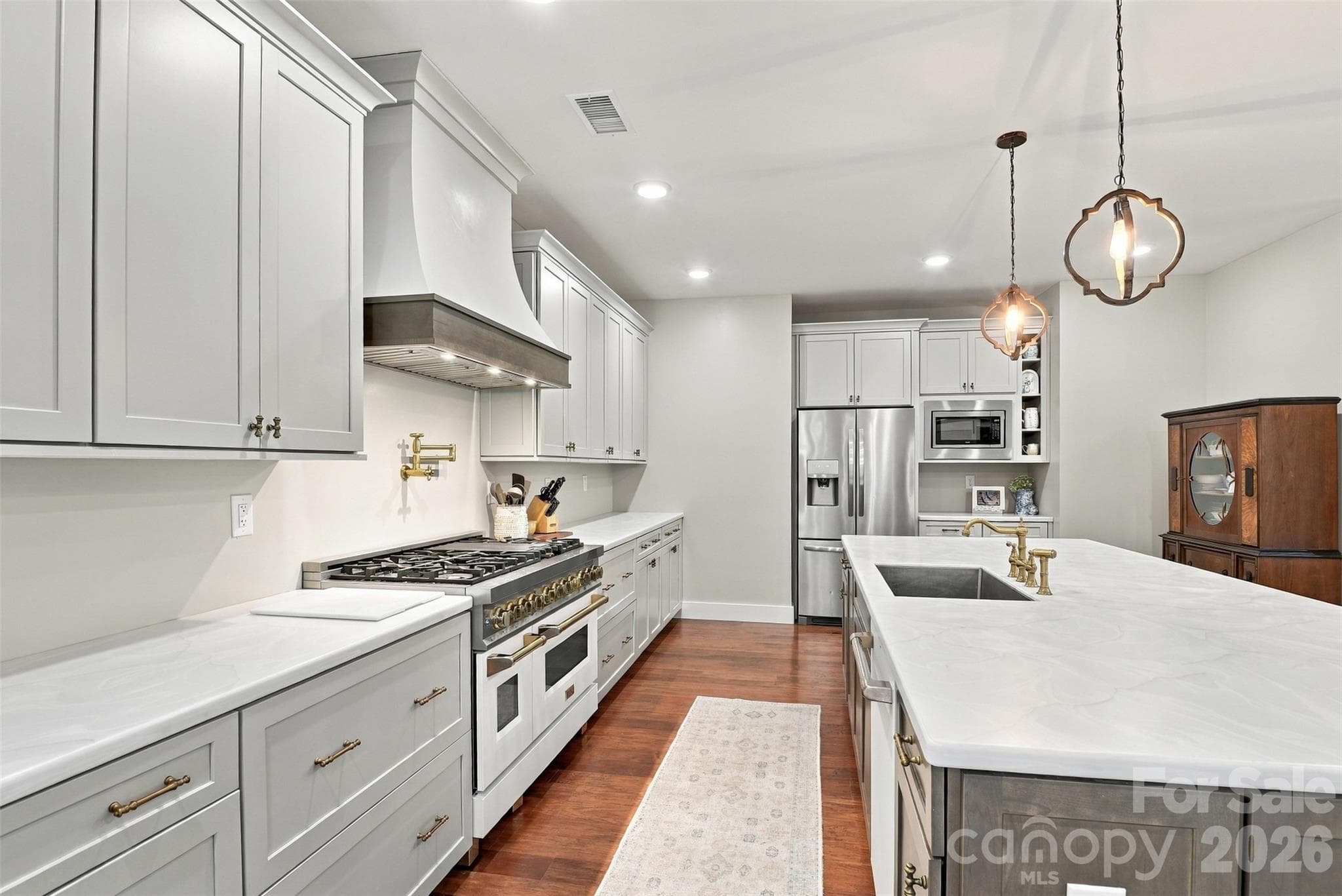Amazing storage in kitchen with breakfast bar! - 3098 Irene Bridge Highway, Hickory Grove