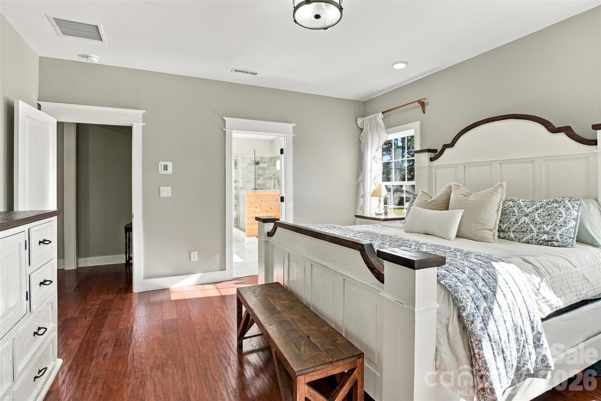 Primary bedroom with ensuite and walk-in closet - 3098 Irene Bridge Highway, Hickory Grove