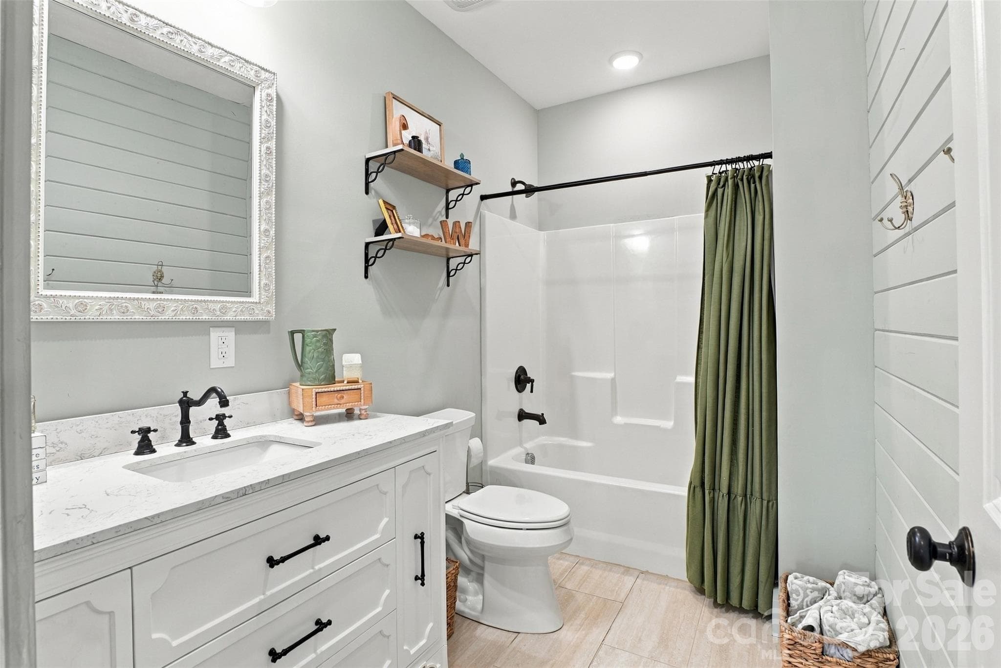 Main floor full bathroom in hallway near bedroom #2 - 3098 Irene Bridge Highway, Hickory Grove