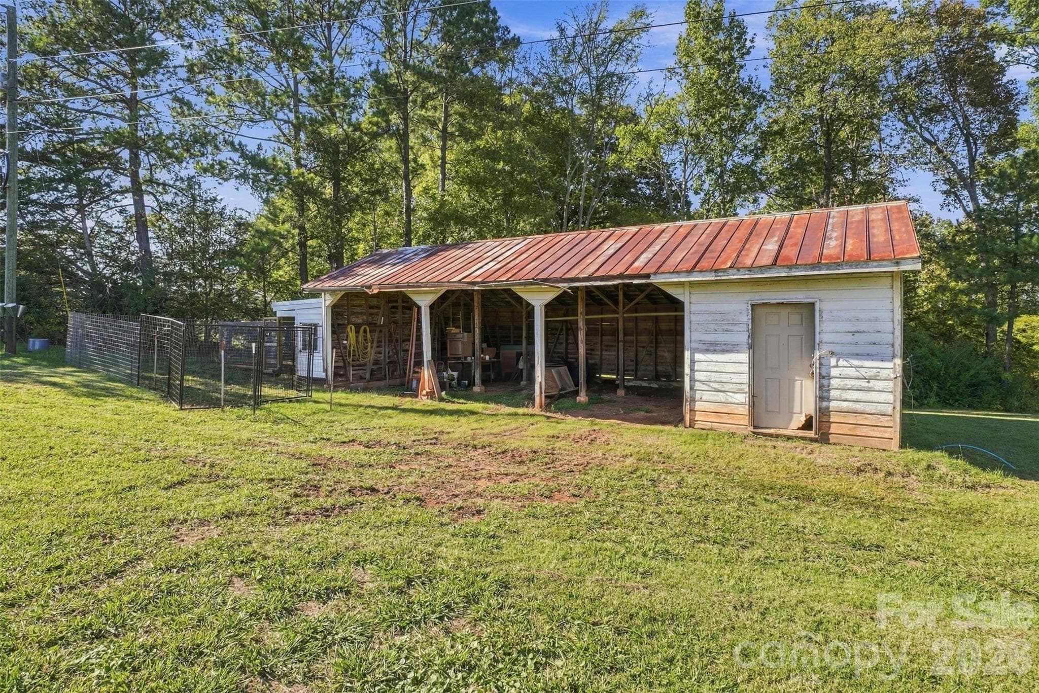 Outbuilding with chicken coop attached to the left side - 3098 Irene Bridge Highway, Hickory Grove