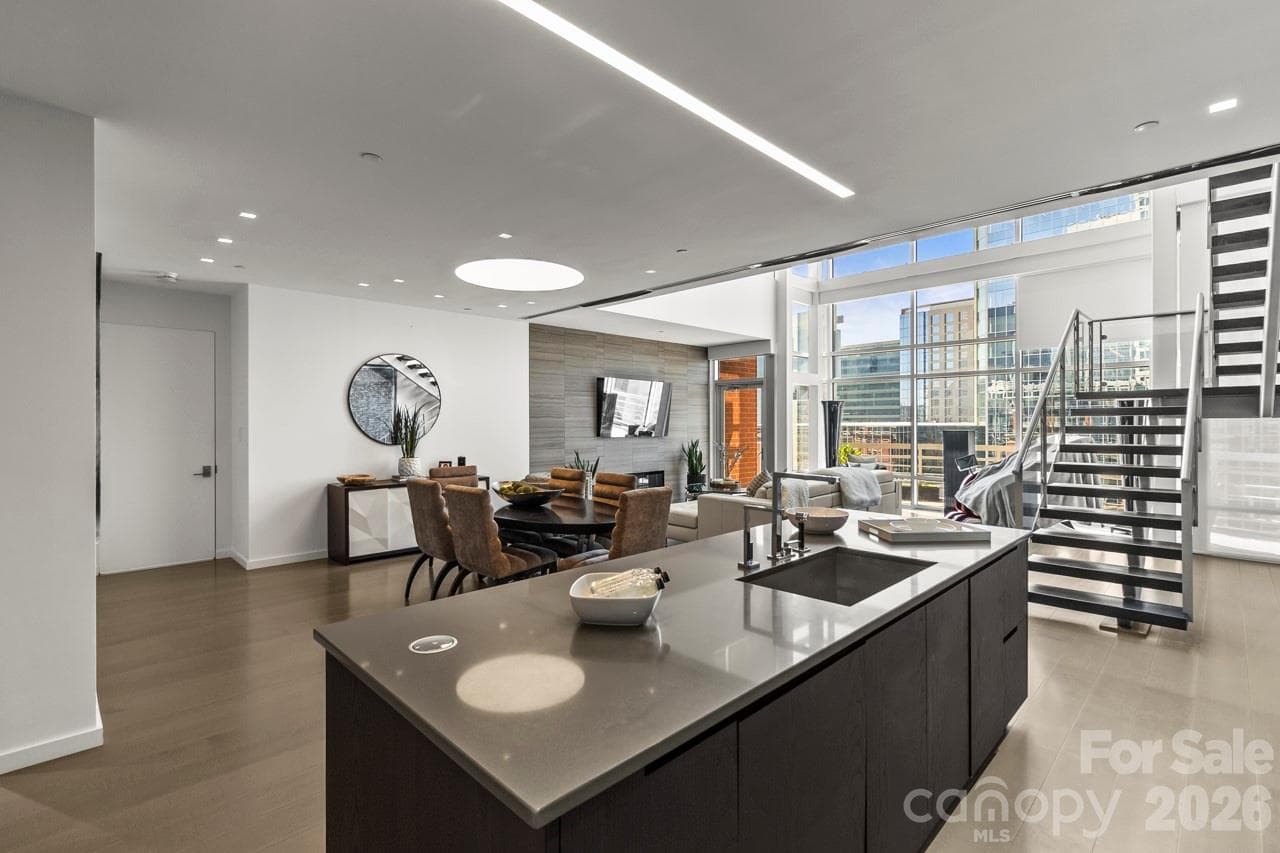 Condominium at 435 S Tryon Street, Charlotte, photo 22 of 46