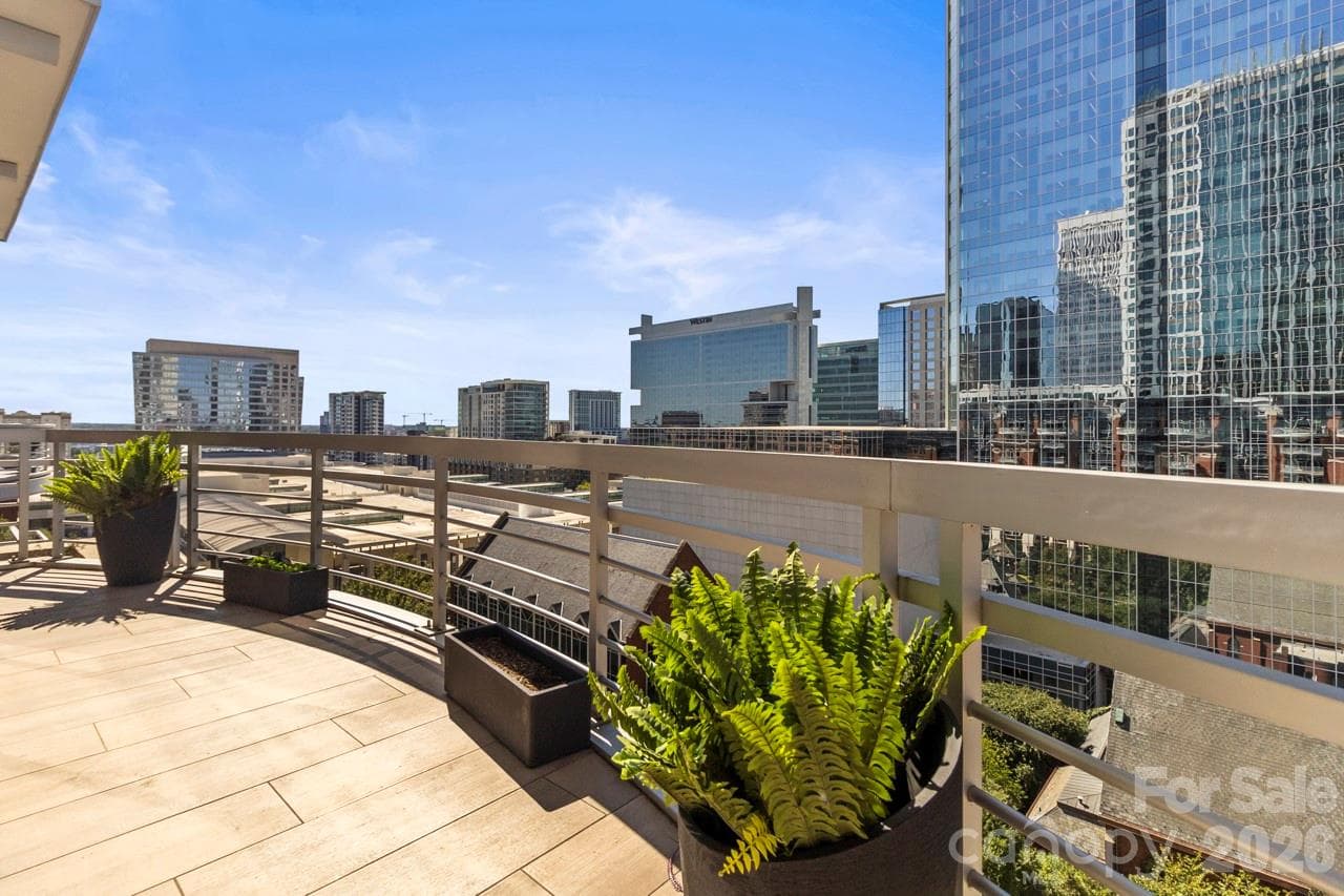 Condominium at 435 S Tryon Street, Charlotte, photo 10 of 46