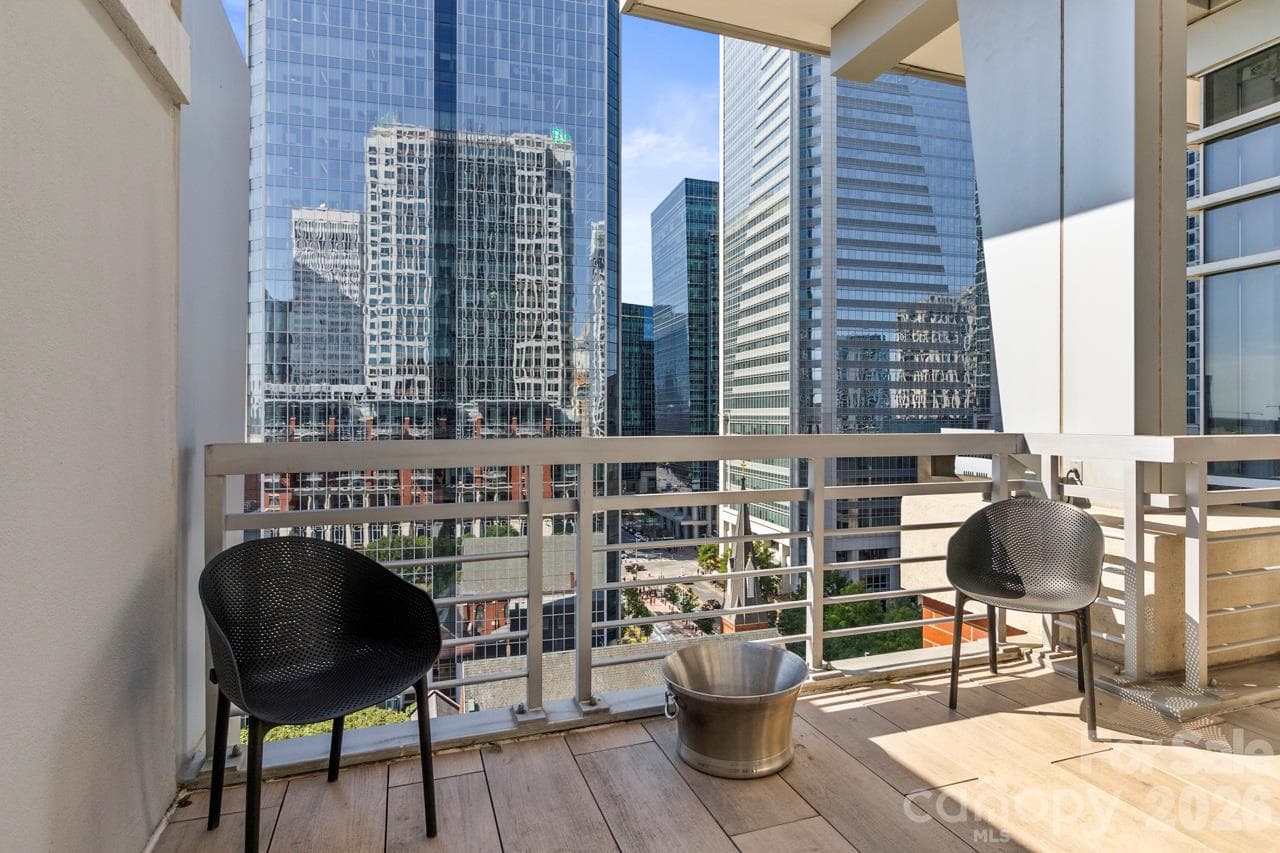 Condominium at 435 S Tryon Street, Charlotte, photo 44 of 46