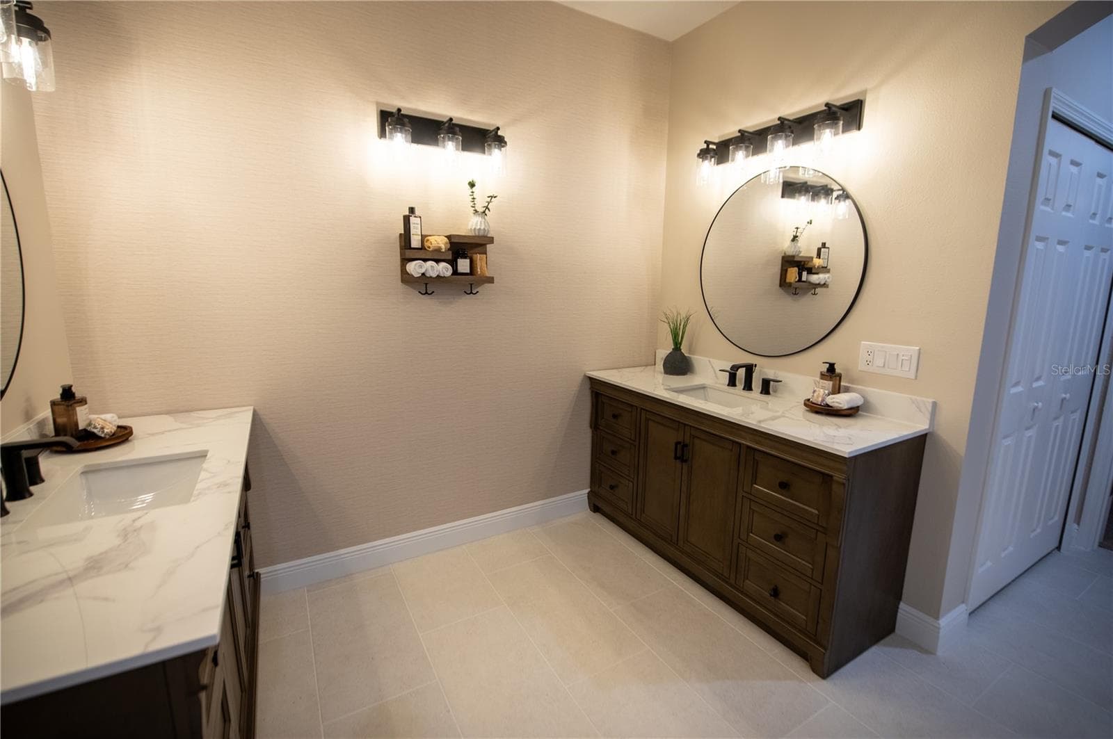 new tile & shower & duel vanities - 14038 EDEN ISLE BLVD, WINDERMERE