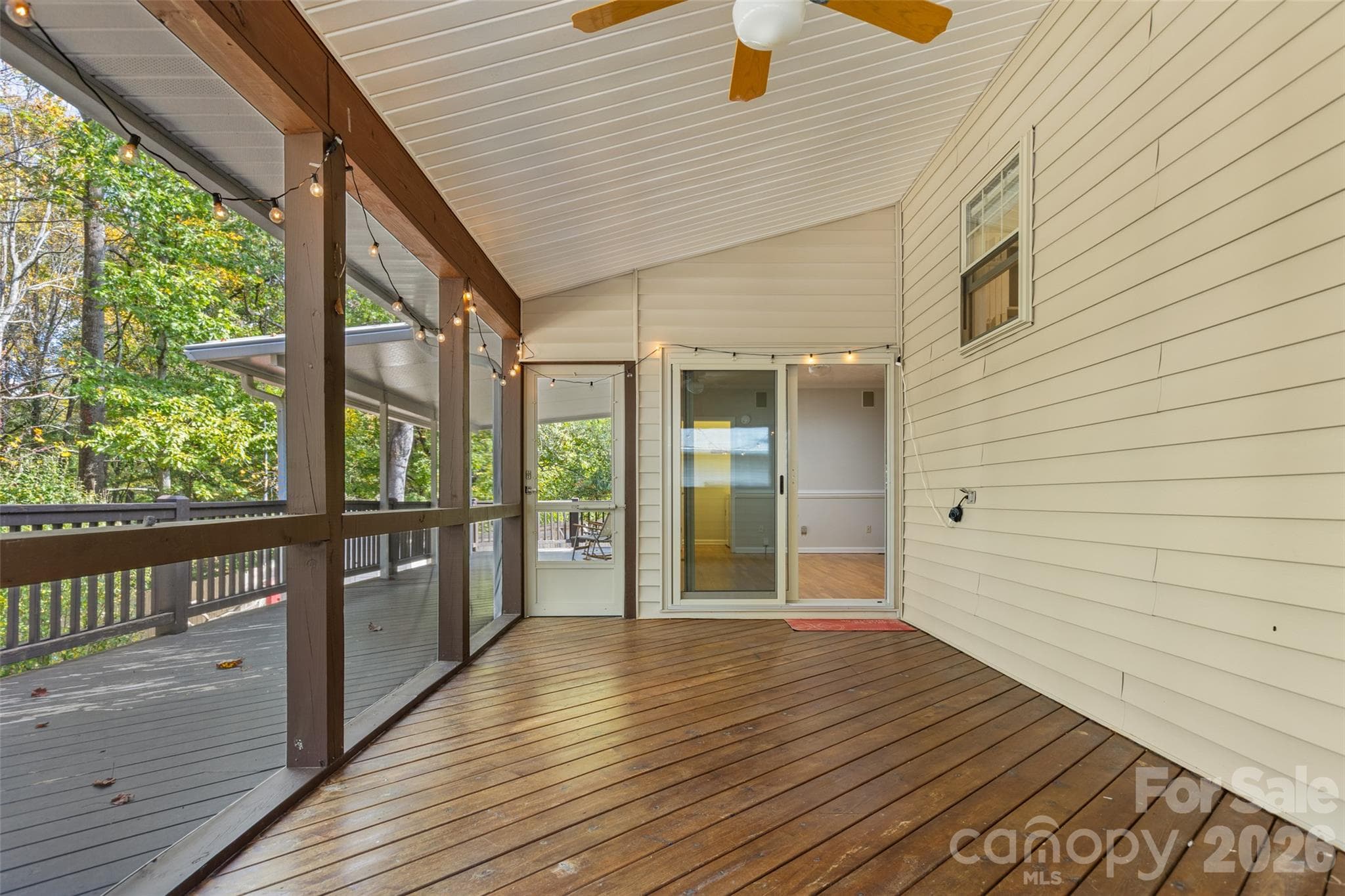 Single Family Residence at 442 Armstrong Avenue, Hendersonville, photo 4 of 28