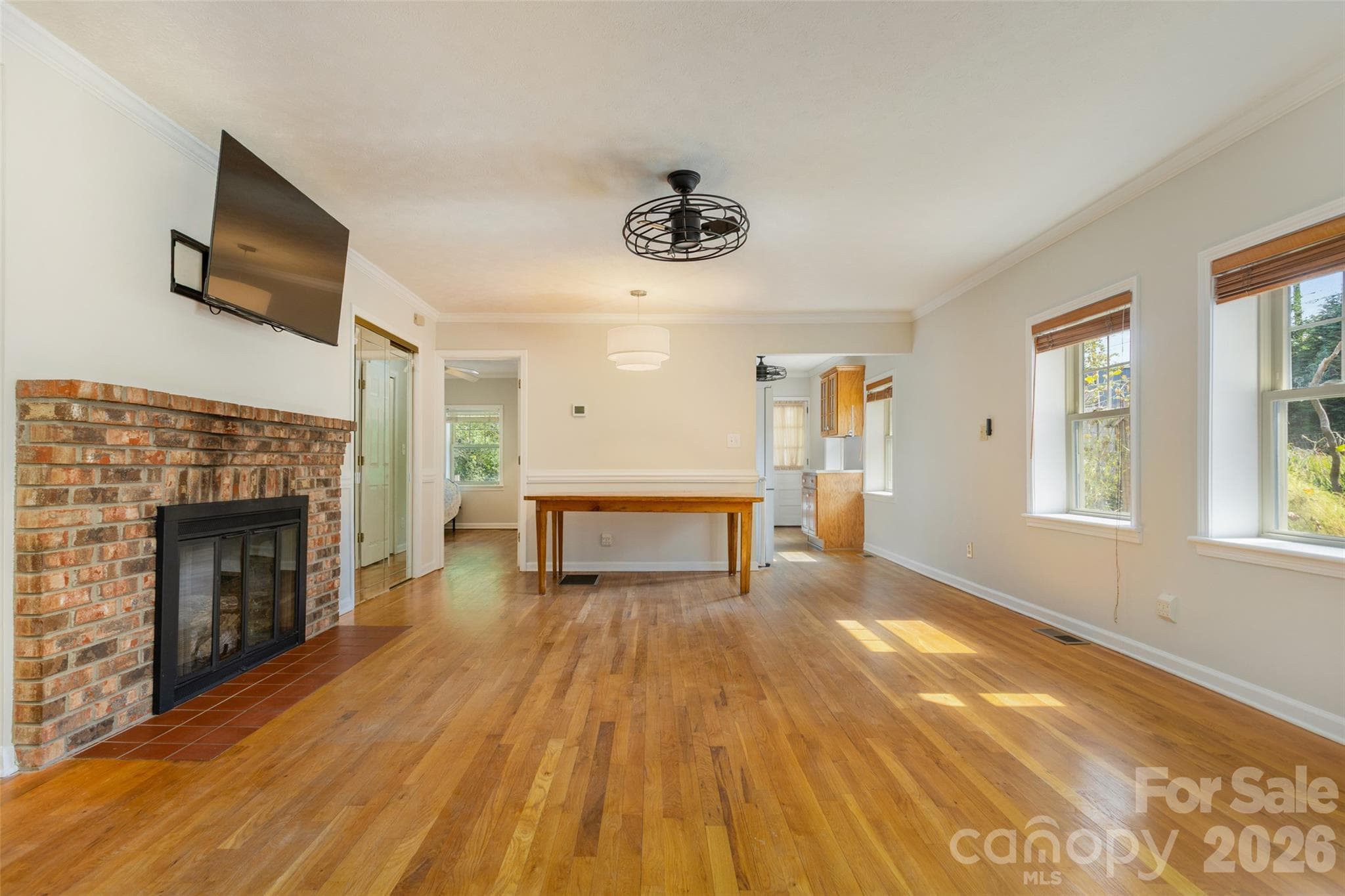 Single Family Residence at 442 Armstrong Avenue, Hendersonville, photo 9 of 28