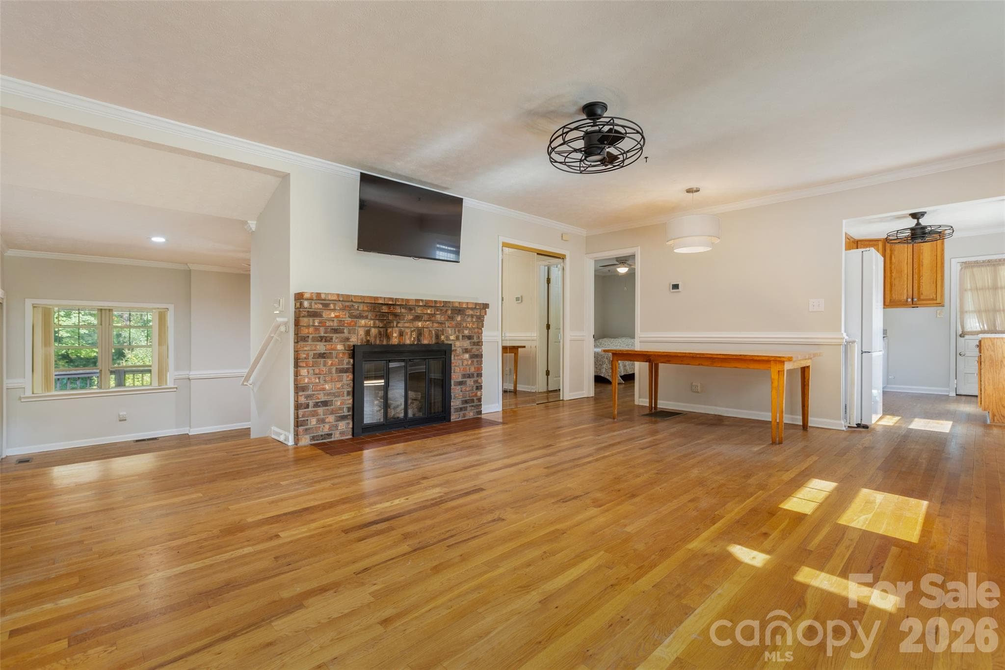 Single Family Residence at 442 Armstrong Avenue, Hendersonville, photo 10 of 28