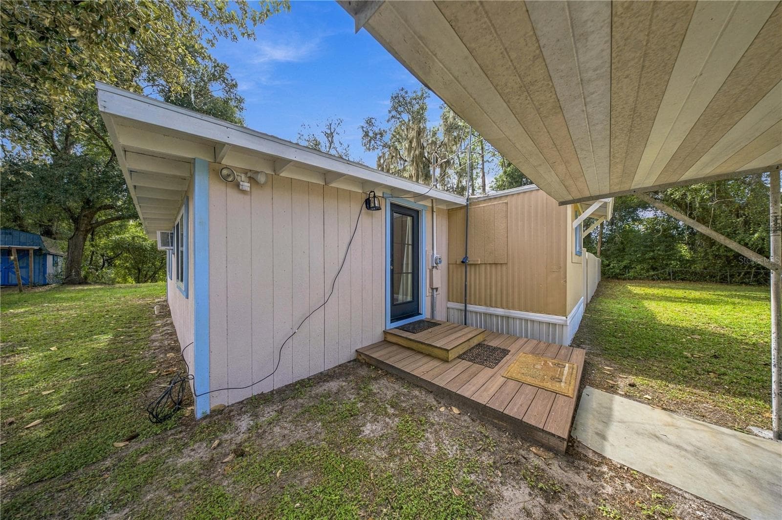 Mobile Home at 18664 SE 21ST PL, SILVER SPRINGS, photo 4 of 33