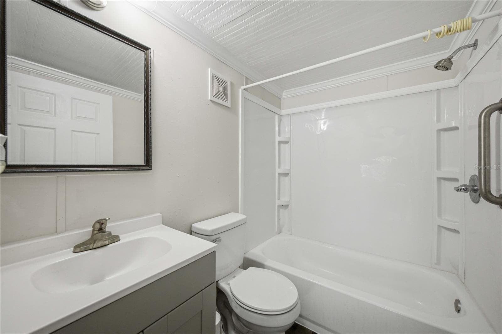 Mobile Home at 18664 SE 21ST PL, SILVER SPRINGS, photo 16 of 33