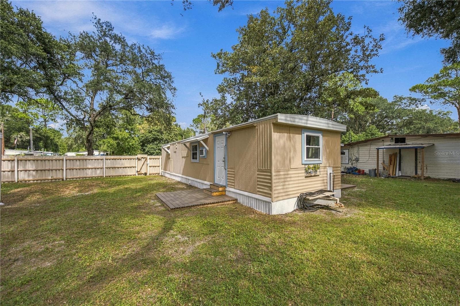 Mobile Home at 18664 SE 21ST PL, SILVER SPRINGS, photo 28 of 33
