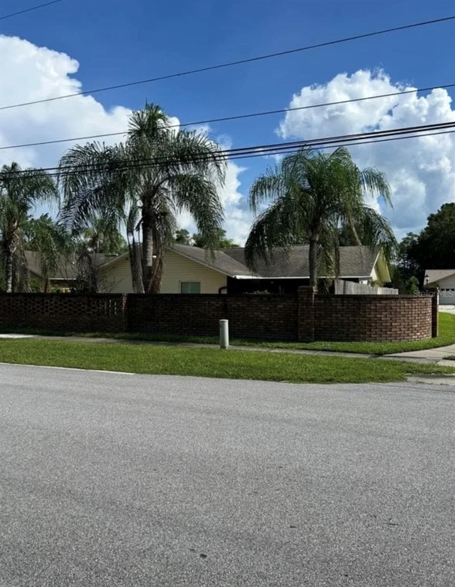 Single Family Residence at 10103 CHESHAM DR, ORLANDO, photo 34 of 36