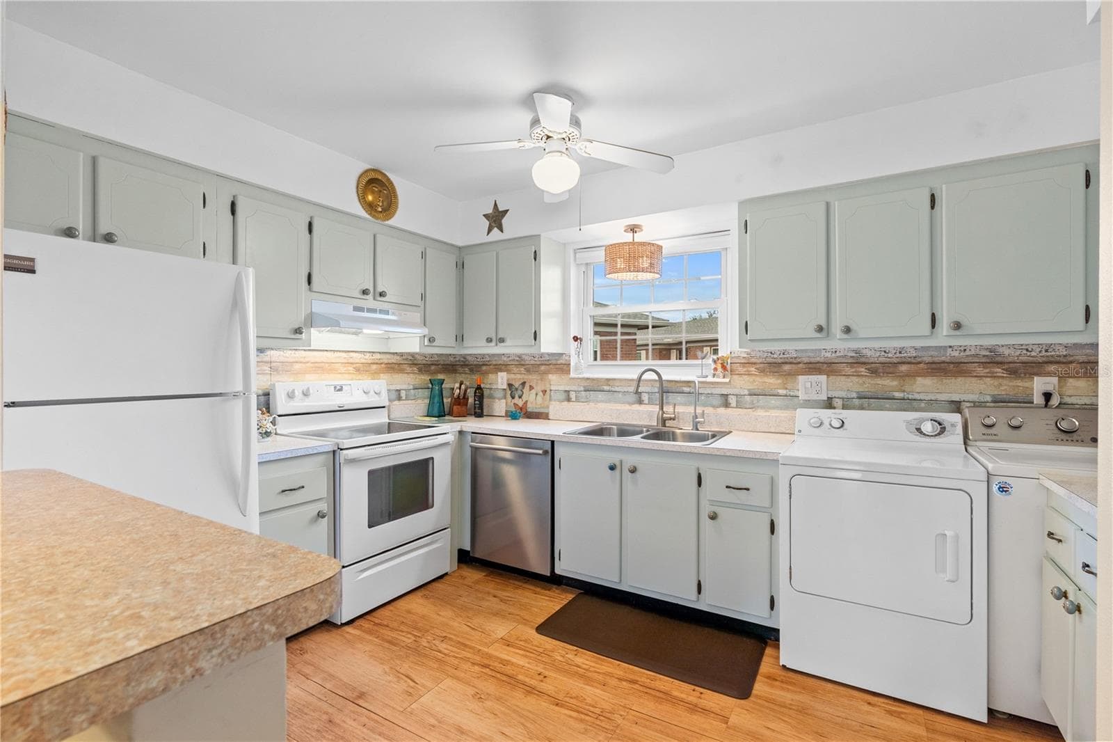 Condominium at 3910 37TH ST S #39, ST PETERSBURG, photo 19 of 45