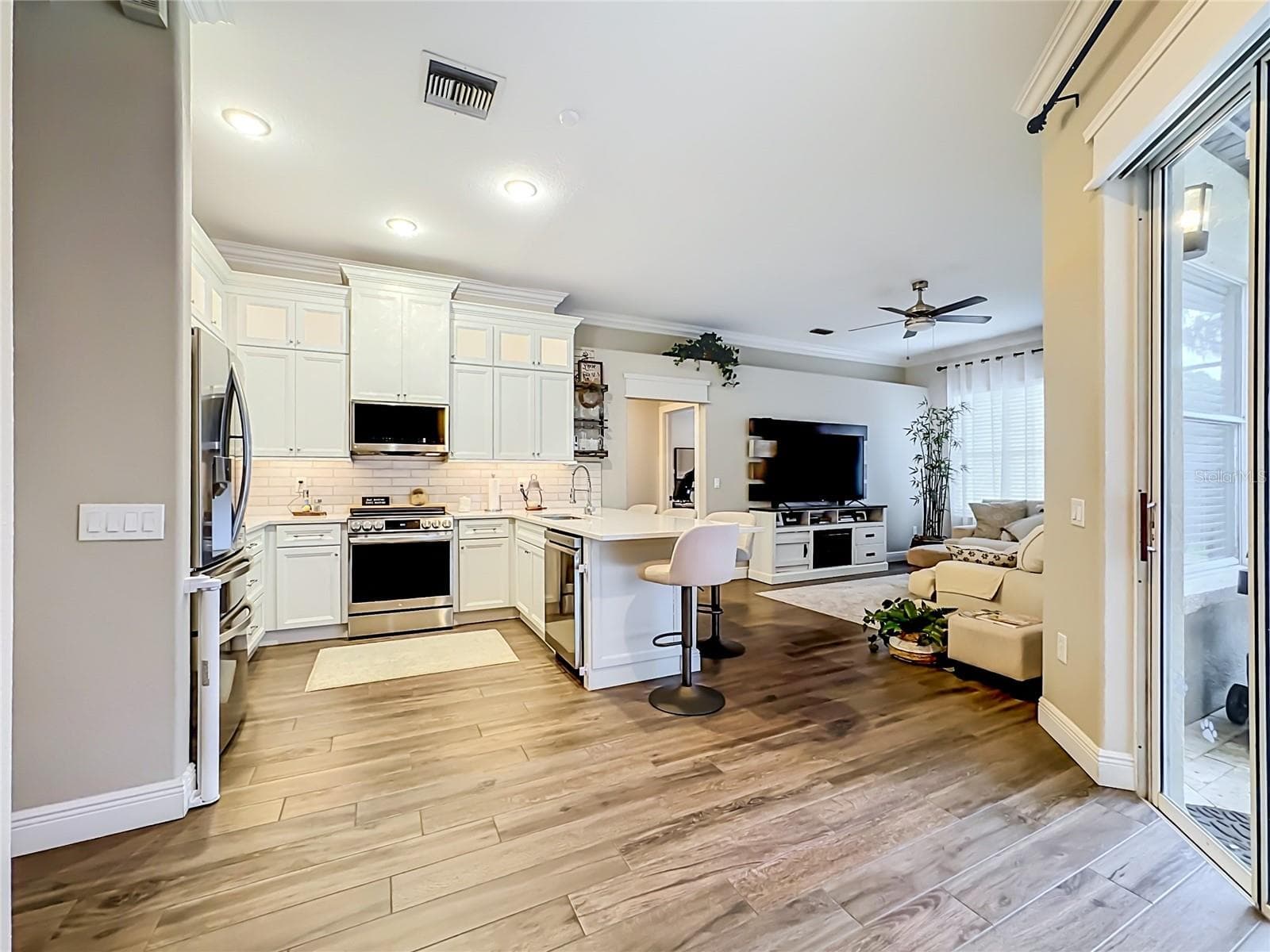 Single Family Residence at 3605 ELK RIDGE LN, VALRICO, photo 11 of 32