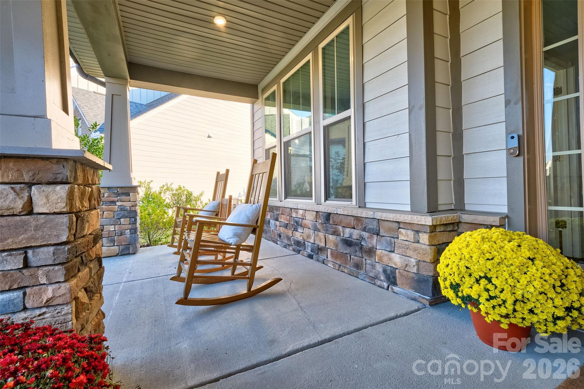 Single Family Residence at 419 Clemson Tree Lane, Lake Wylie, photo 3 of 39