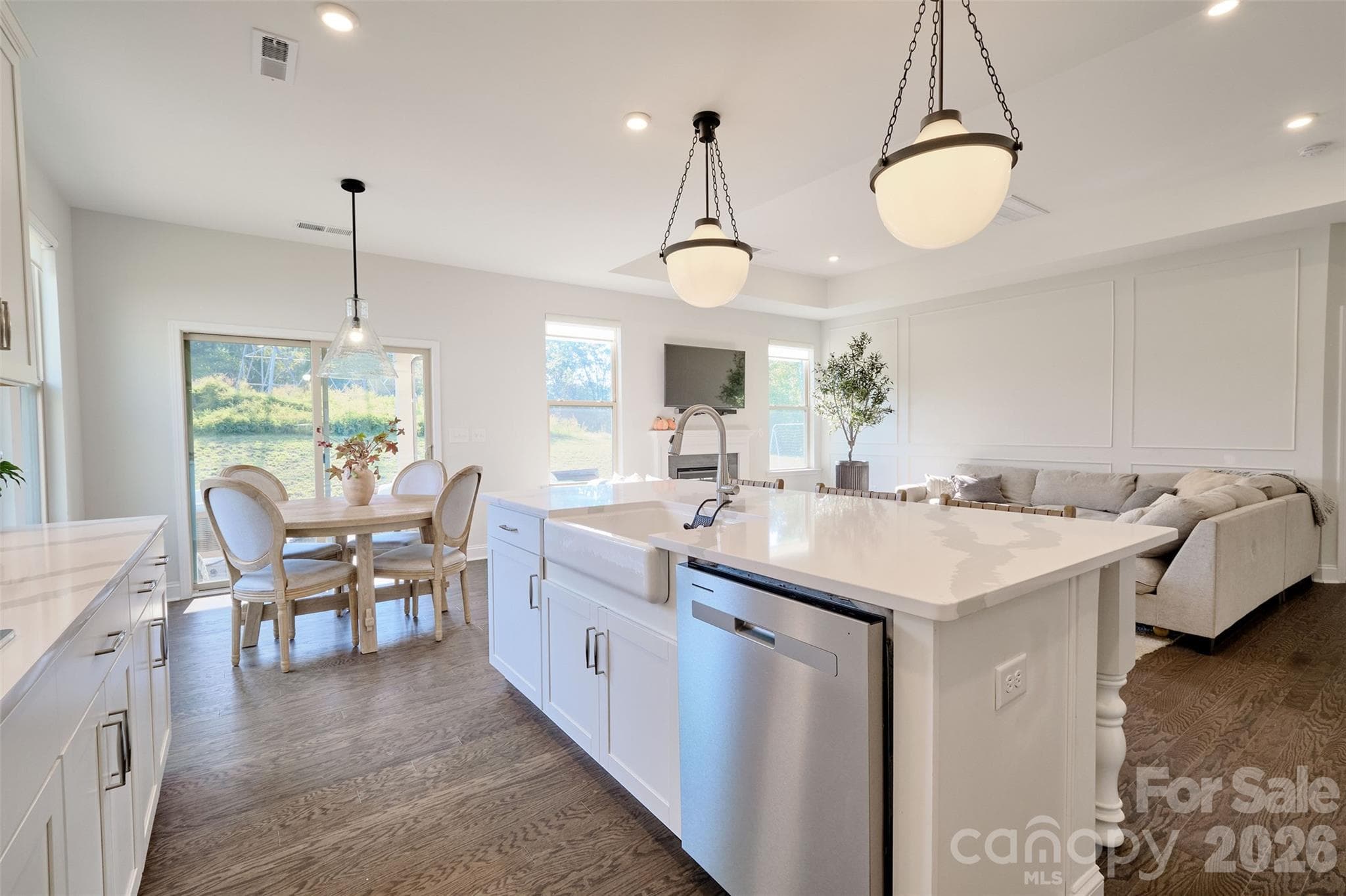Single Family Residence at 419 Clemson Tree Lane, Lake Wylie, photo 12 of 39