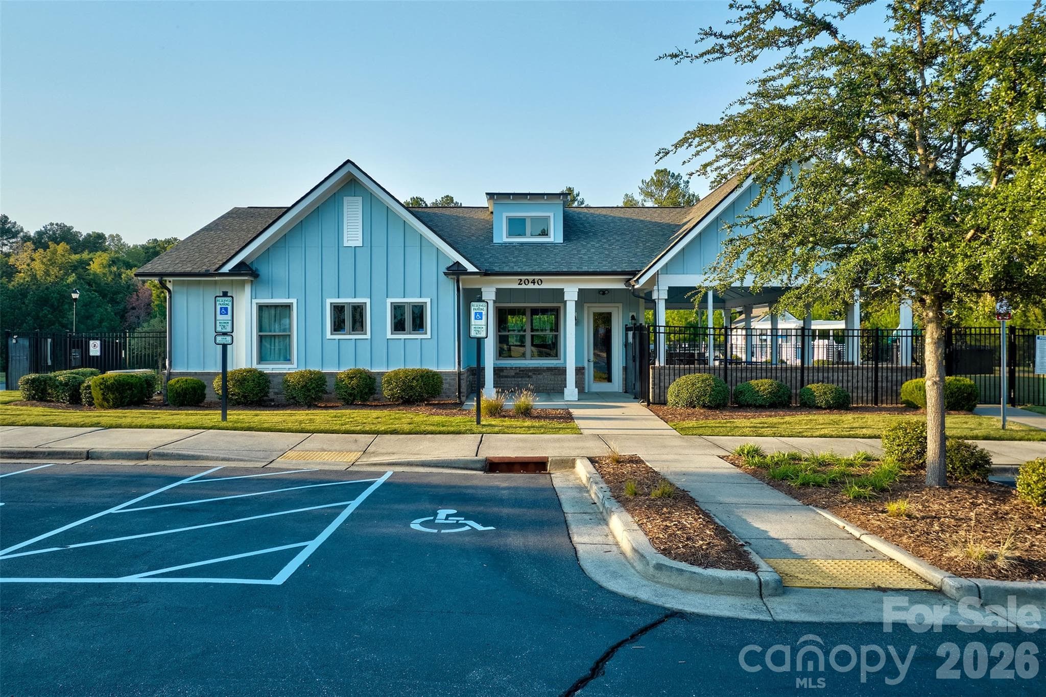 Single Family Residence at 419 Clemson Tree Lane, Lake Wylie, photo 36 of 39