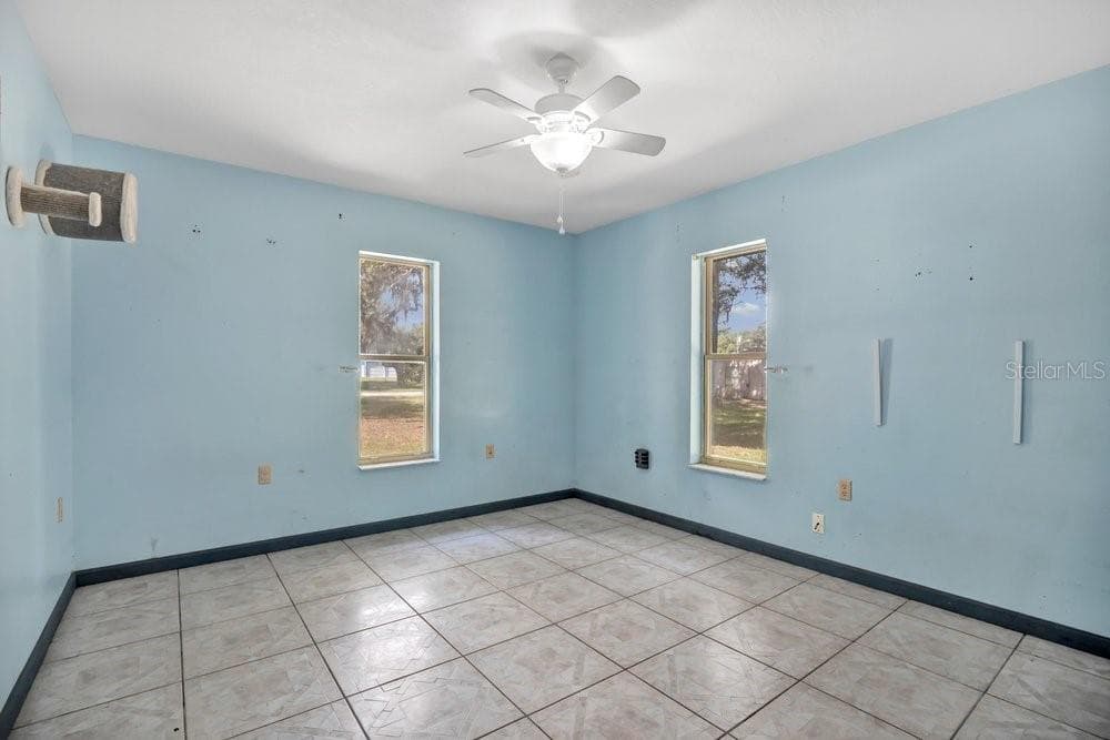 Single Family Residence at 211 S GAINES ST, OAK HILL, photo 20 of 33