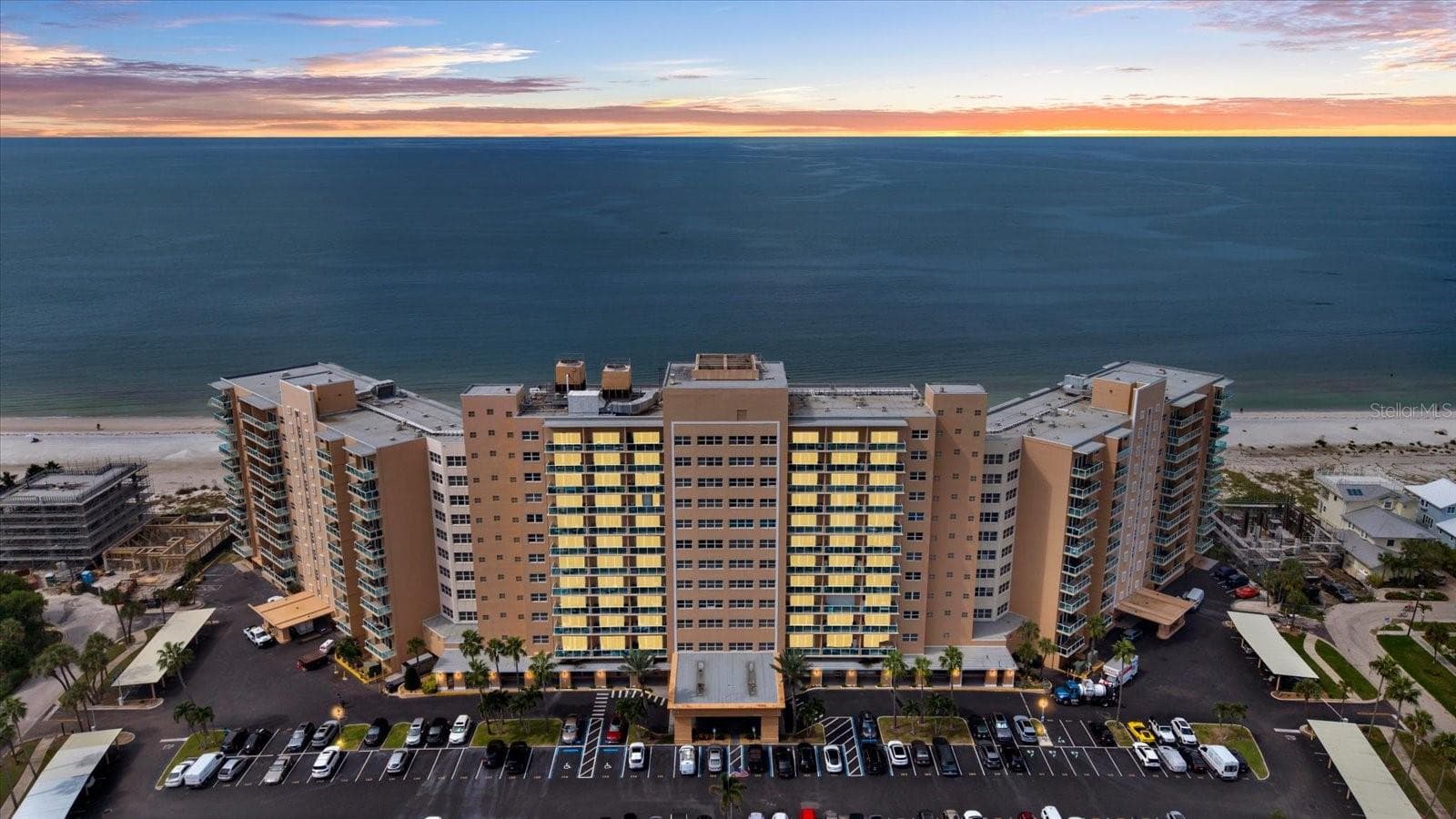 This is a VERY SPECIAL Beach – with privacy and beach walks, no other can offer. - 880 MANDALAY AVE #C512, CLEARWATER BEACH