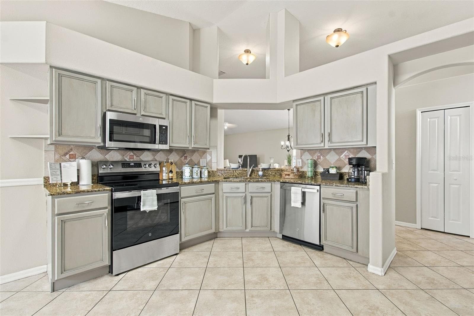 Brand New GE Stainless Steel Range, Microwave and Dishwasher - Never used. - 30600 NICKERSON LOOP, WESLEY CHAPEL
