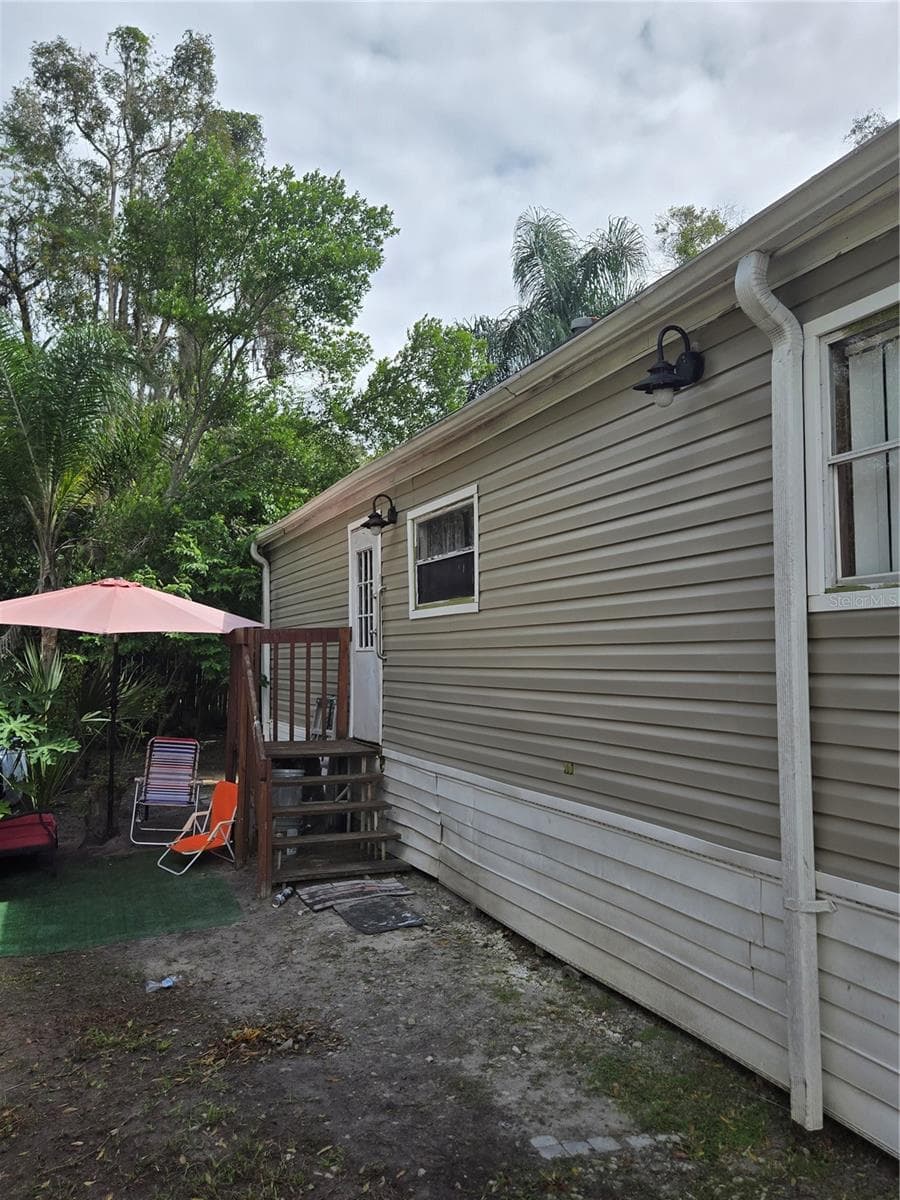 Quadruplex at 12515 FOUR OAKS RD, TAMPA, photo 4 of 25