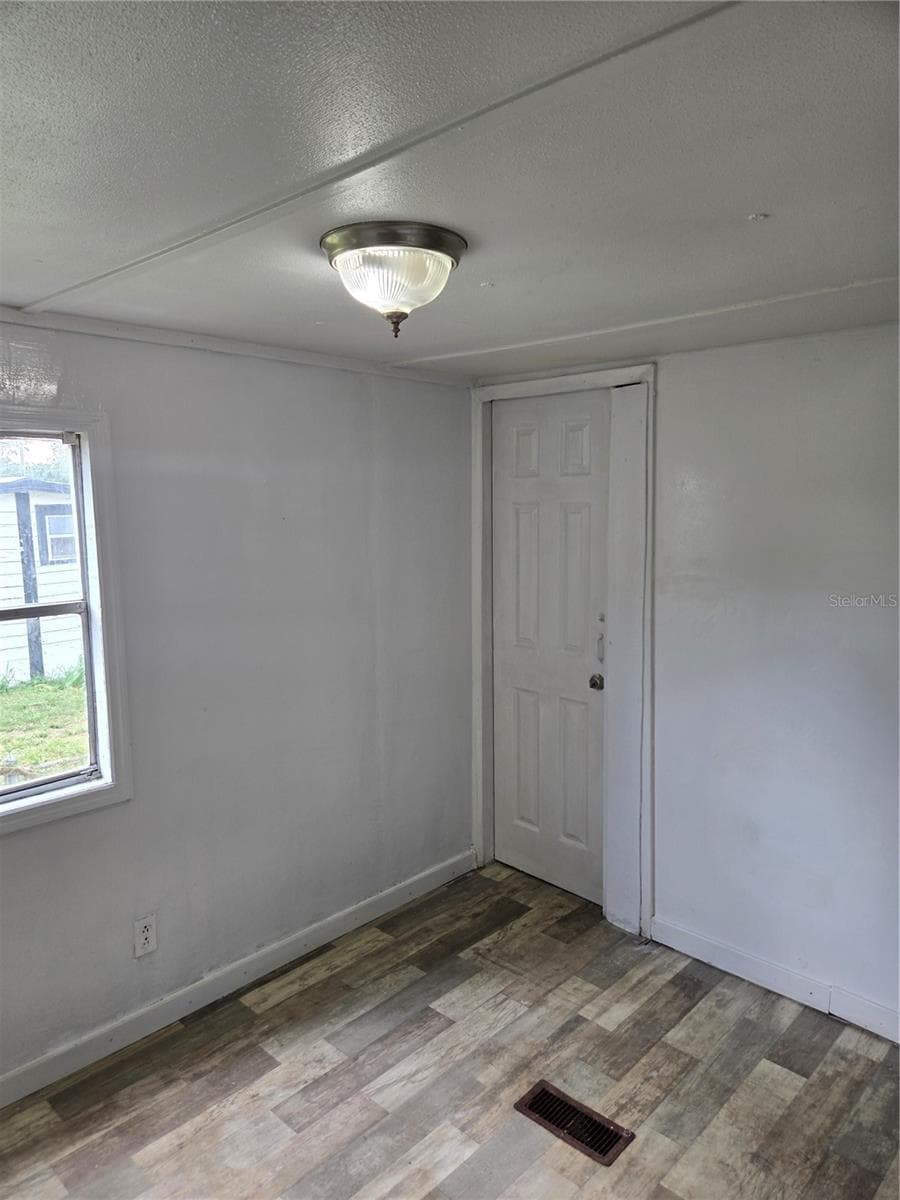 Quadruplex at 12515 FOUR OAKS RD, TAMPA, photo 14 of 25