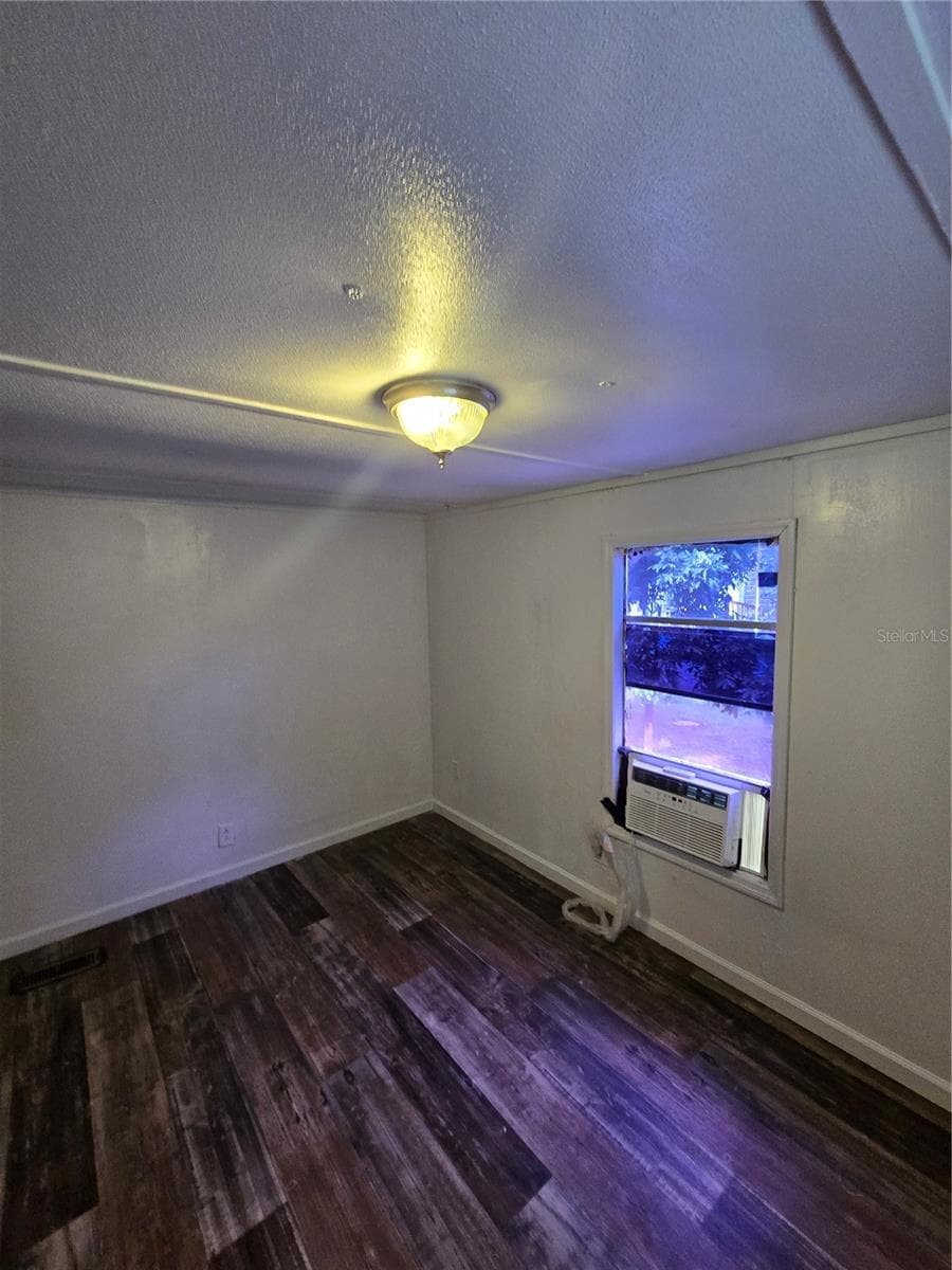Quadruplex at 12515 FOUR OAKS RD, TAMPA, photo 18 of 25
