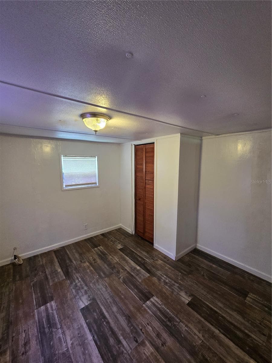 Quadruplex at 12515 FOUR OAKS RD, TAMPA, photo 20 of 25