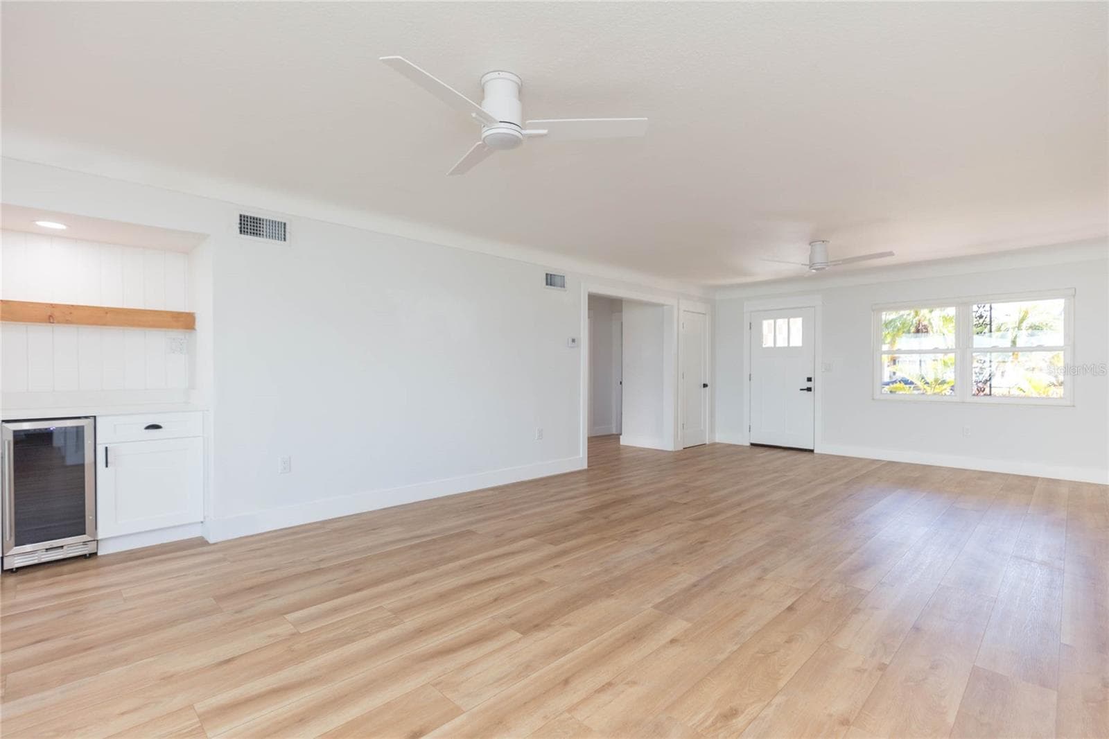 Single Family Residence at 7160 S S, SHORE DR DR, SOUTH PASADENA, photo 9 of 55