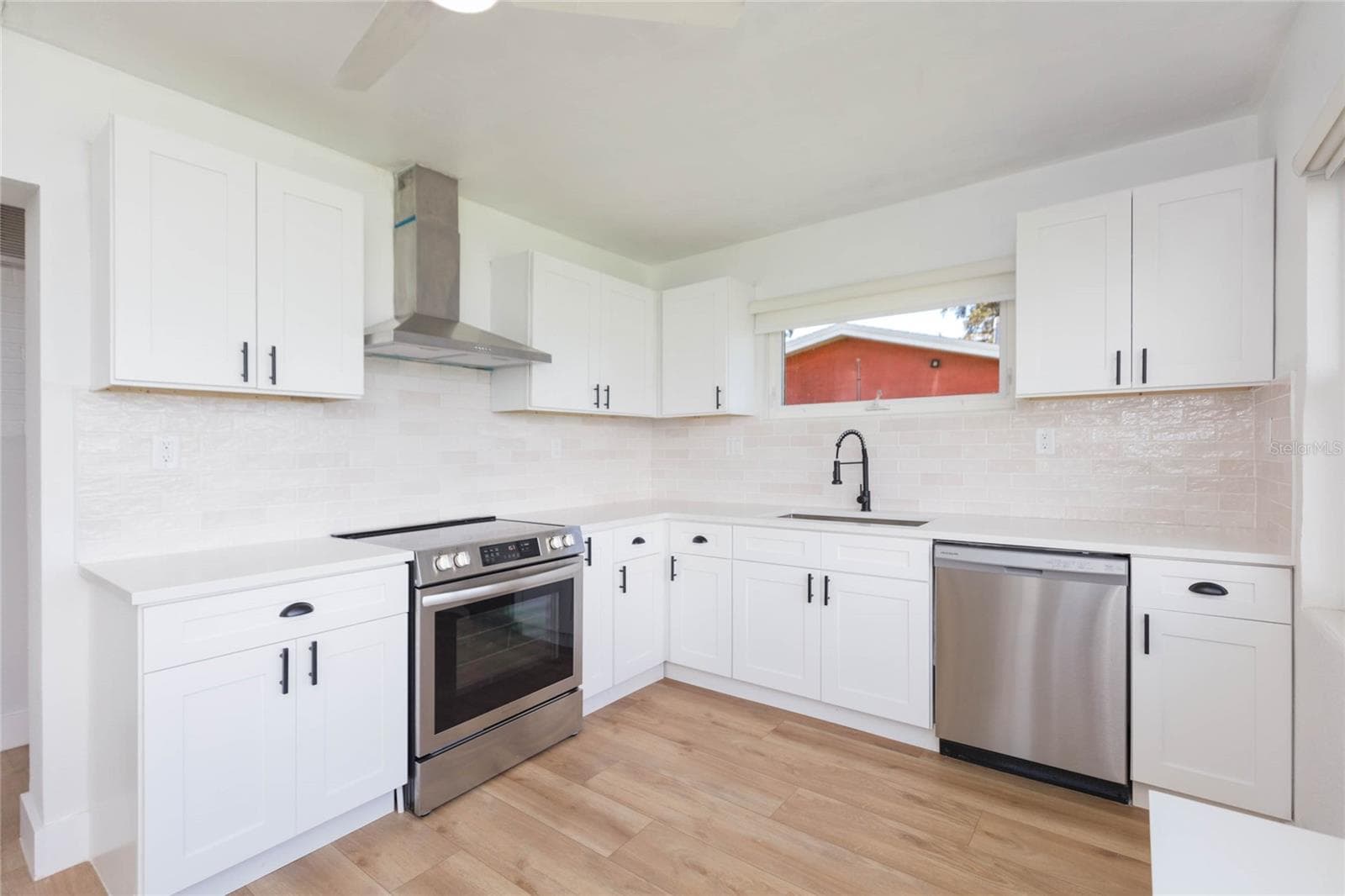 Single Family Residence at 7160 S S, SHORE DR DR, SOUTH PASADENA, photo 19 of 55