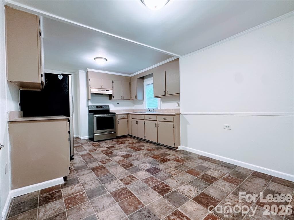 Single Family Residence at 120 Charlwood Drive, Gastonia, photo 4 of 13