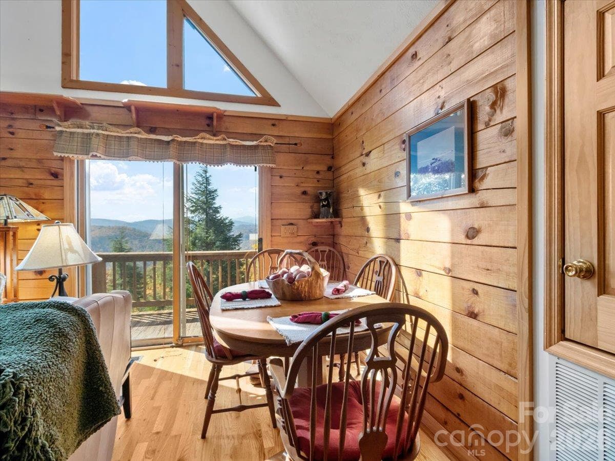 Single Family Residence at 807 Pine Tree Road, Spruce Pine, photo 13 of 42