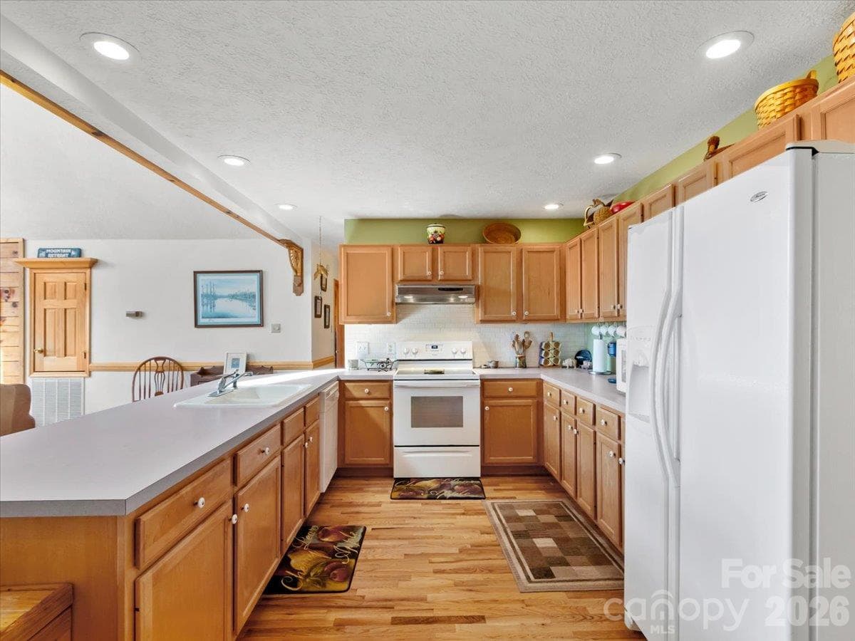 Single Family Residence at 807 Pine Tree Road, Spruce Pine, photo 22 of 42