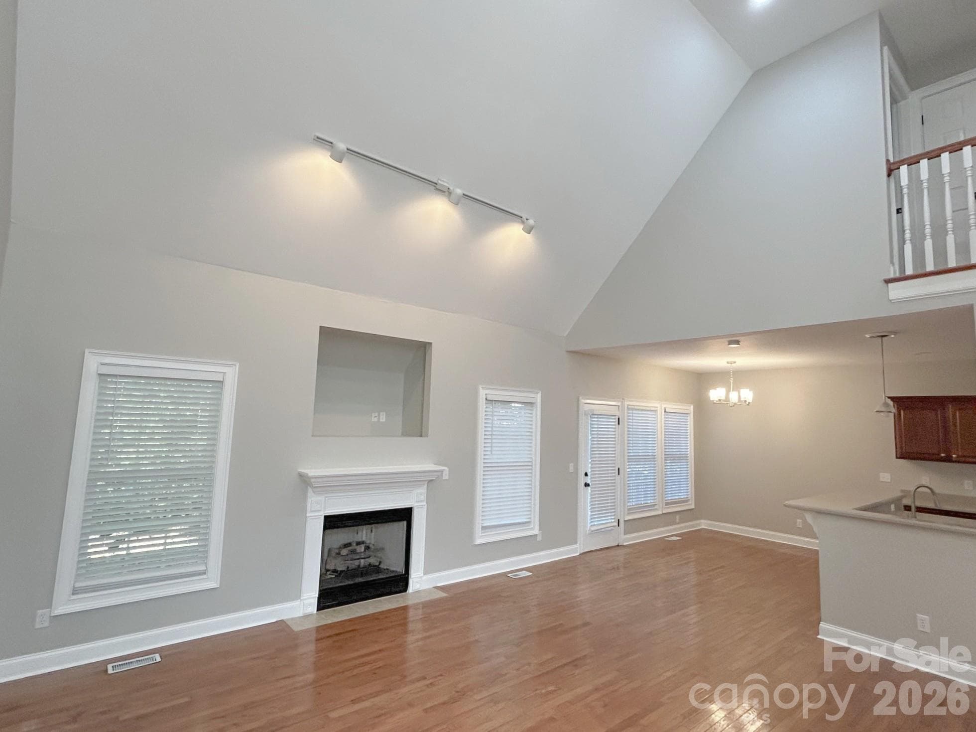 2 story great room with gas log fireplace - 201 Colonel Holcombe Place, Candler