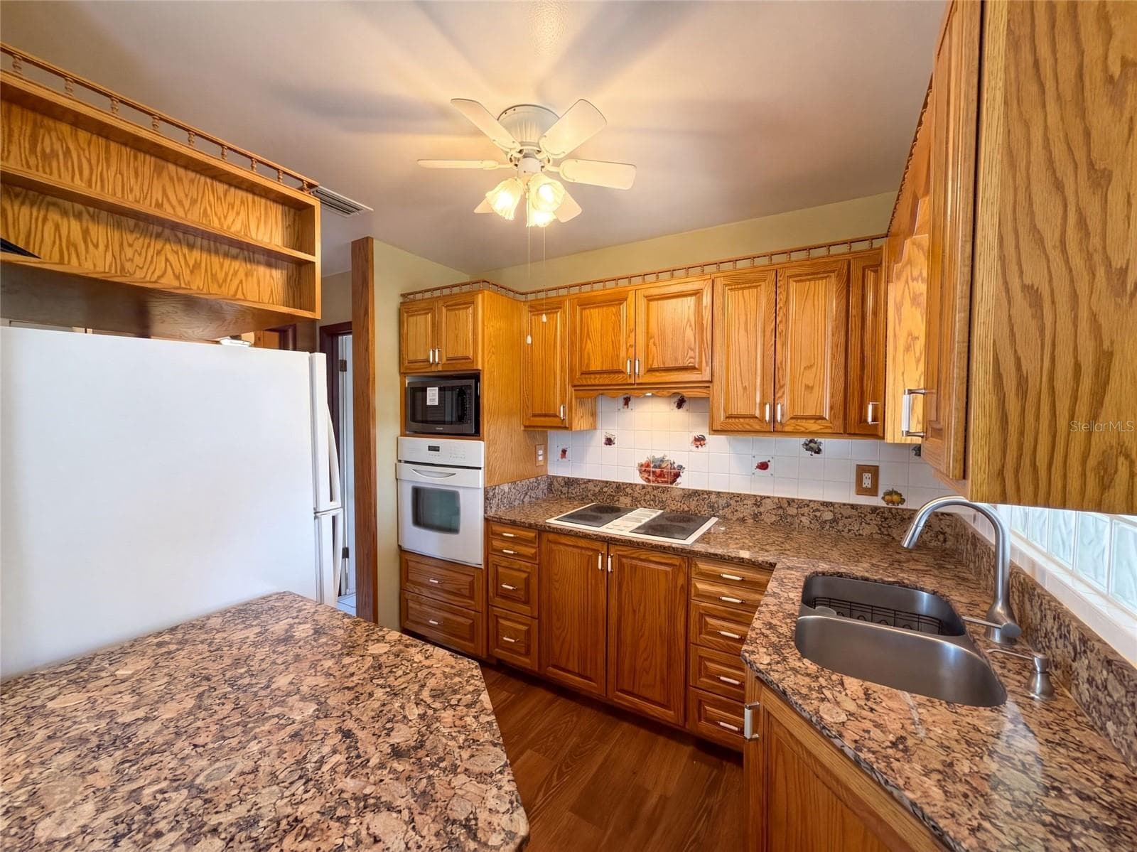 Single Family Residence at 813 HALSTEAD ST, DELTONA, photo 2 of 16