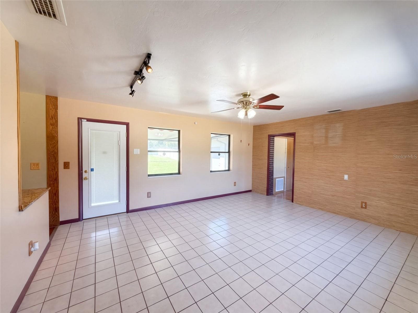 Single Family Residence at 813 HALSTEAD ST, DELTONA, photo 3 of 16