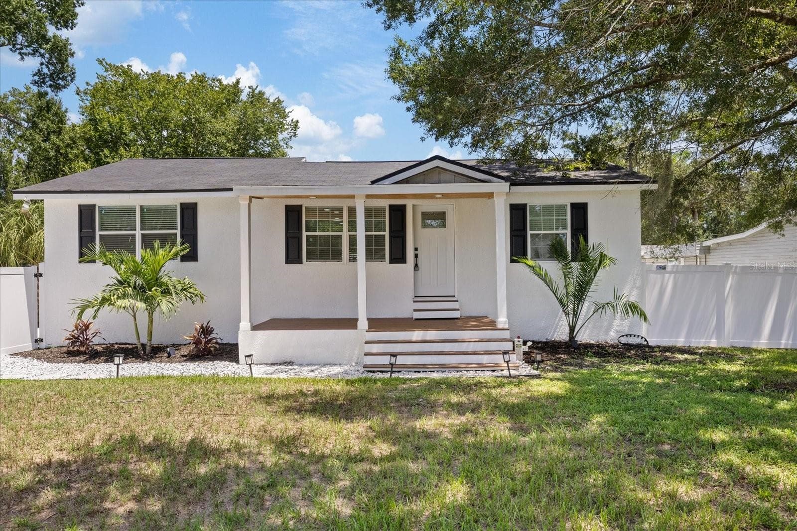Single Family Residence at 6403 ELLIOT DR, TAMPA, photo 2 of 55