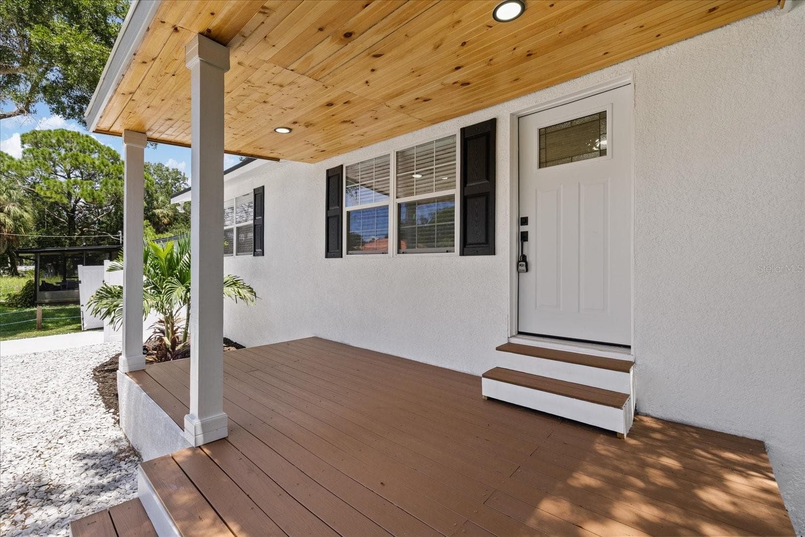 Single Family Residence at 6403 ELLIOT DR, TAMPA, photo 4 of 55