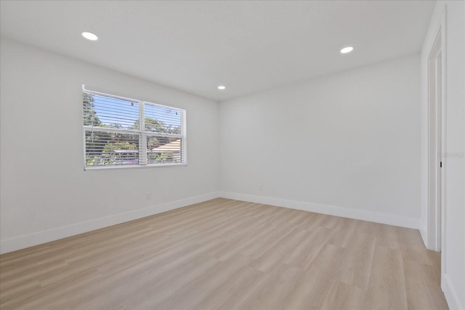 Single Family Residence at 6403 ELLIOT DR, TAMPA, photo 15 of 55