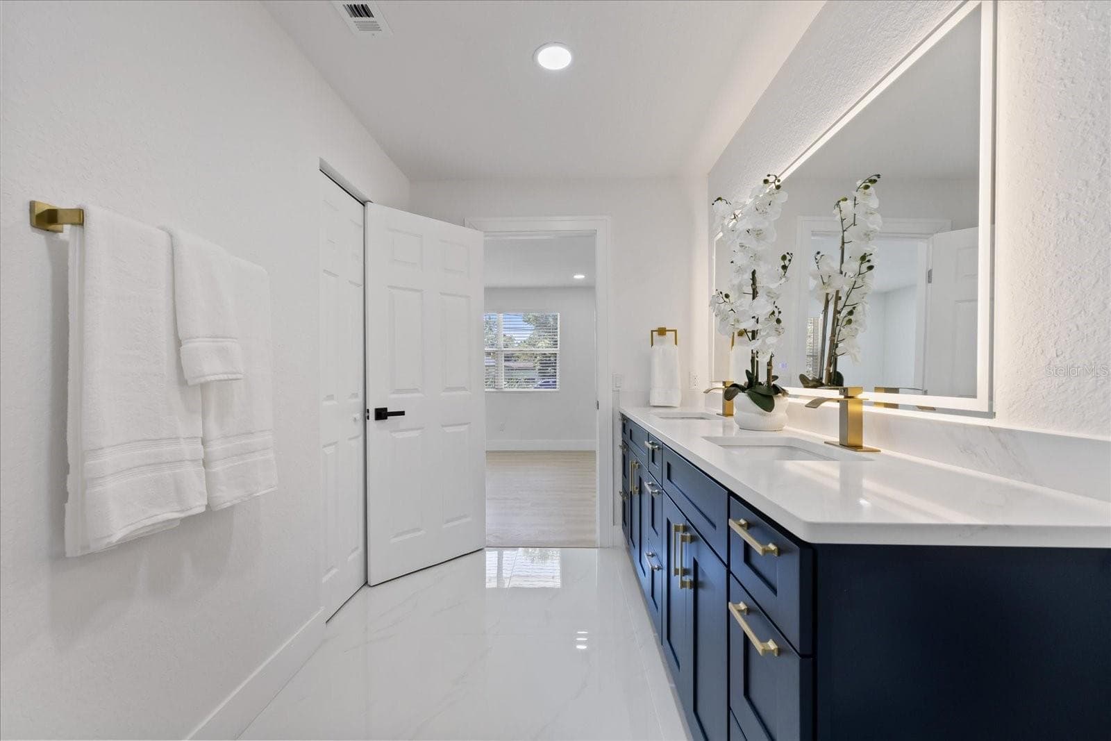 Single Family Residence at 6403 ELLIOT DR, TAMPA, photo 20 of 55