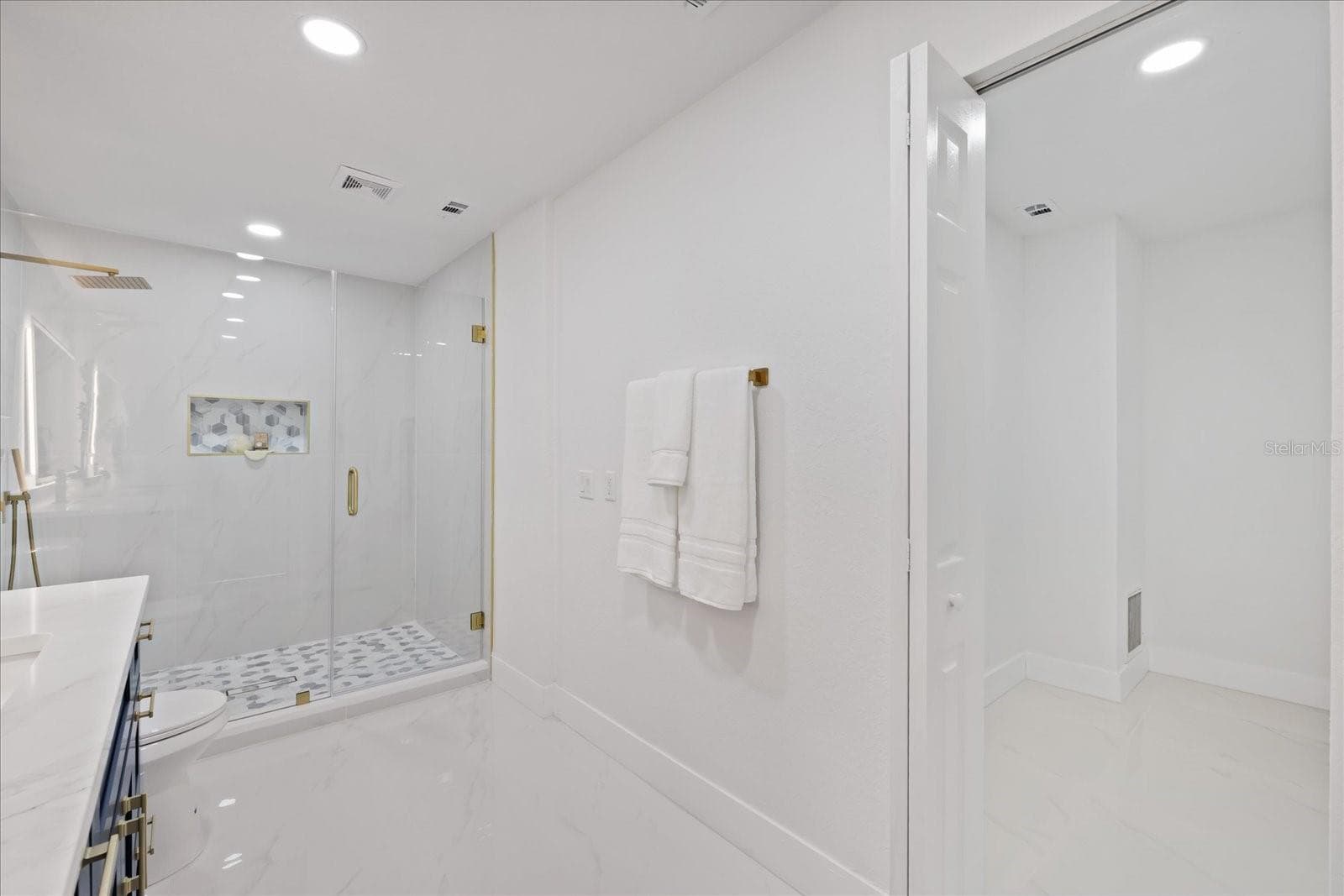 Single Family Residence at 6403 ELLIOT DR, TAMPA, photo 21 of 55
