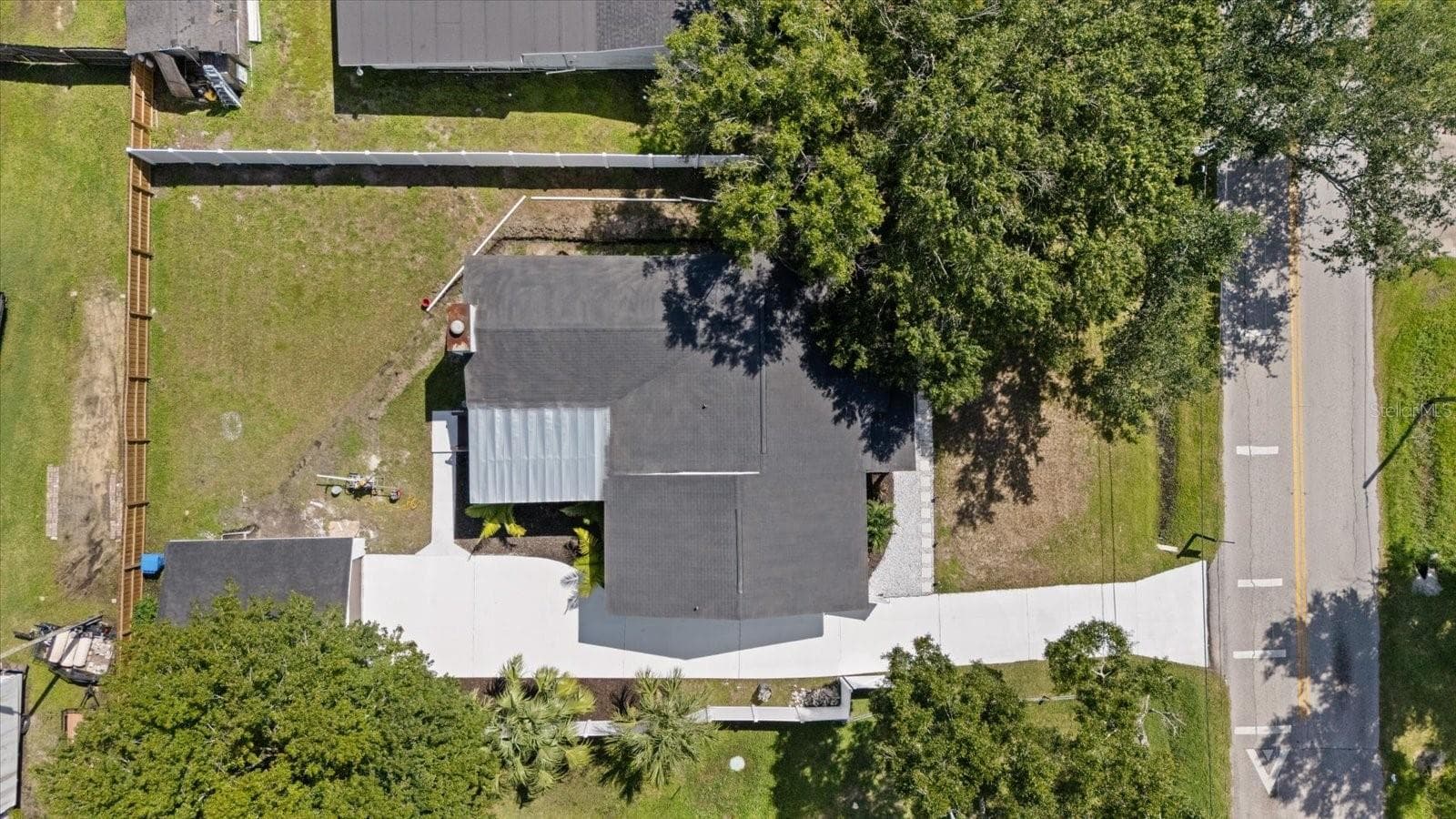Single Family Residence at 6403 ELLIOT DR, TAMPA, photo 52 of 55