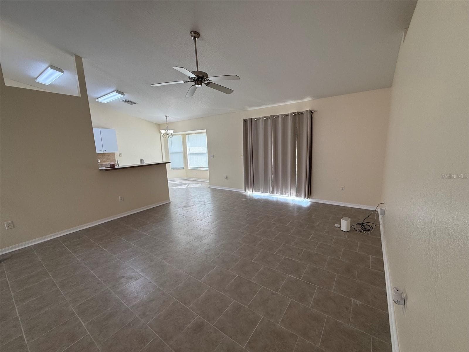 LIVING ROOM - 5704 PECAN RD, OCALA