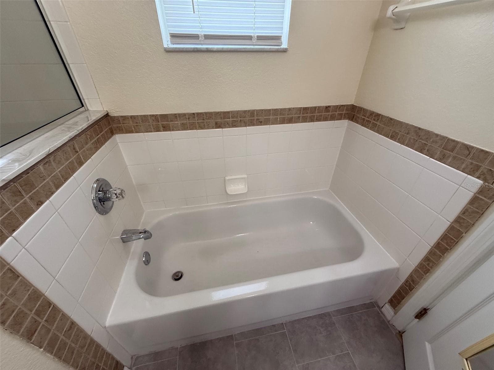 MASTER TUB - 5704 PECAN RD, OCALA