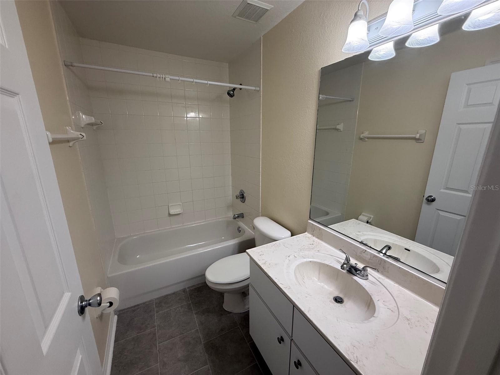 GUEST BATH - 5704 PECAN RD, OCALA