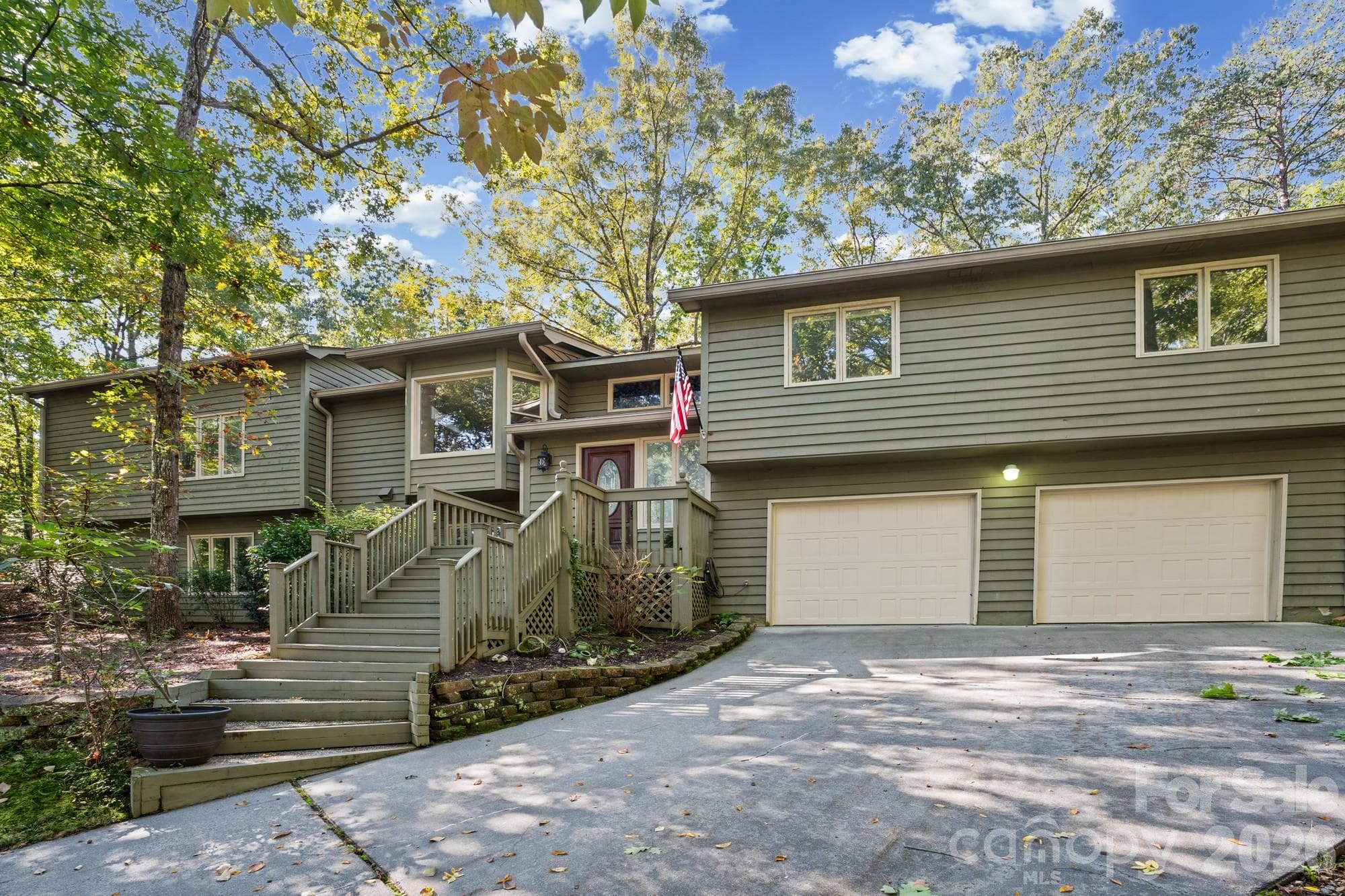 Single Family Residence at 16 Woodvine Lane, Clover, photo 2 of 43