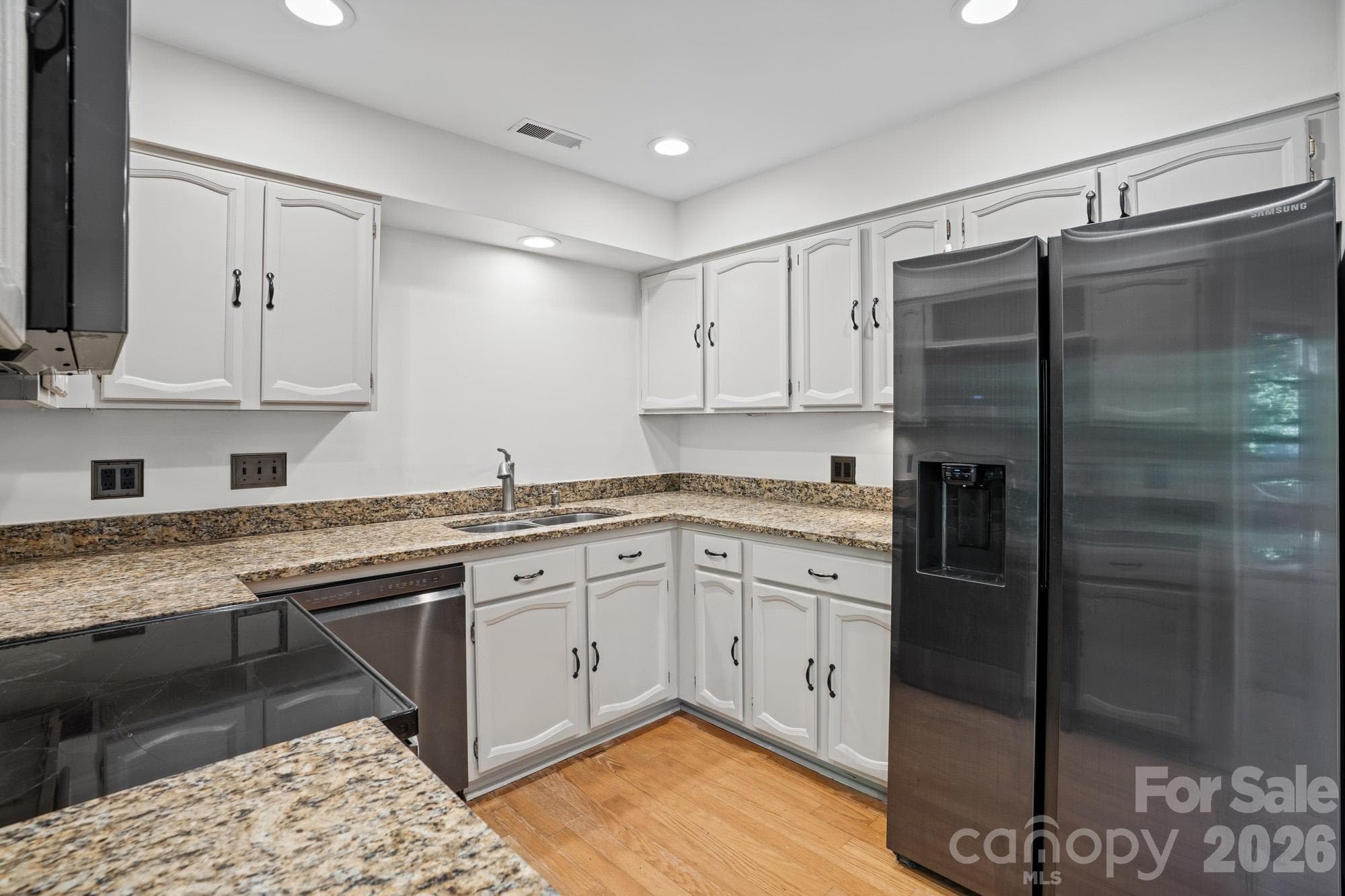 Single Family Residence at 16 Woodvine Lane, Clover, photo 12 of 43