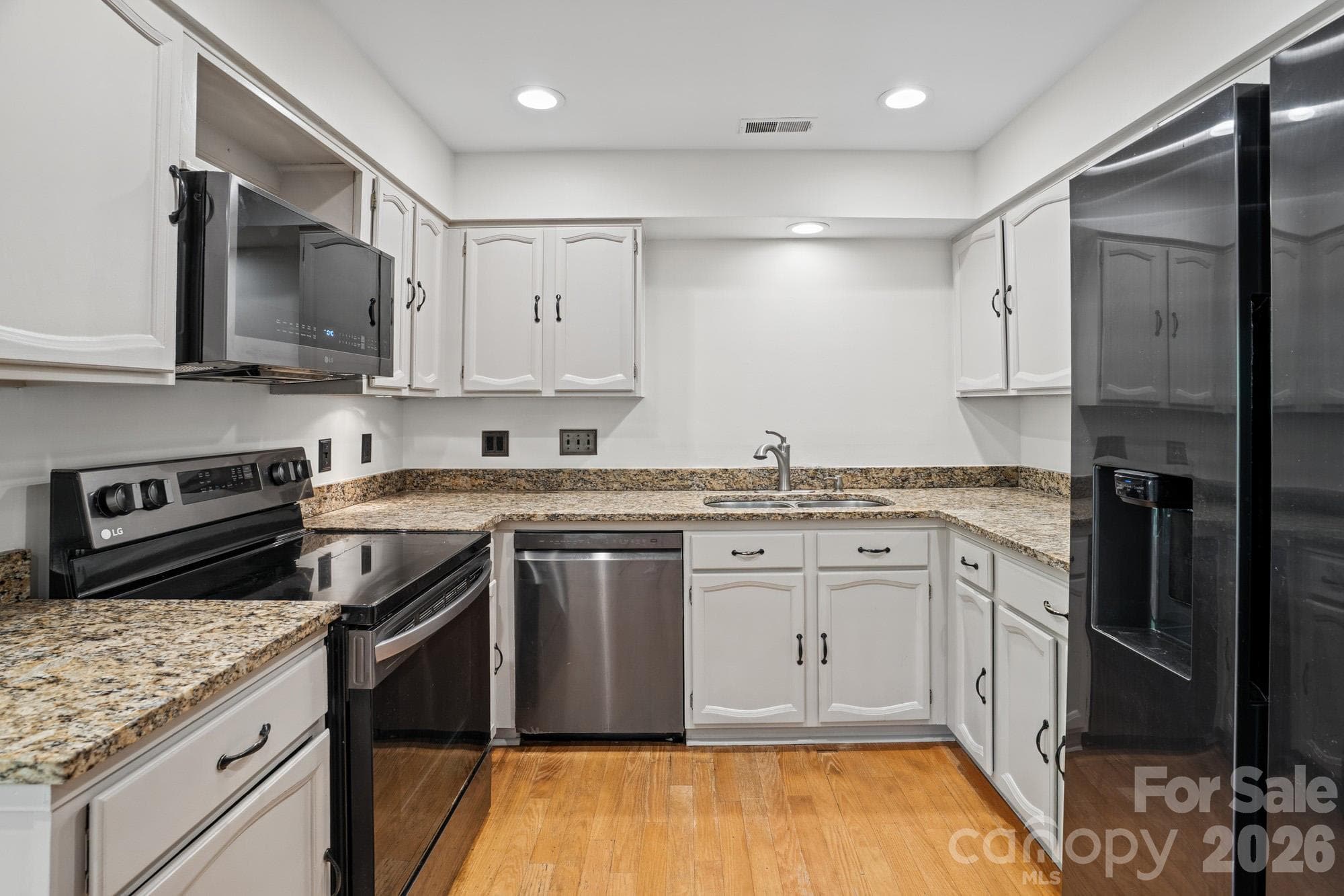 Single Family Residence at 16 Woodvine Lane, Clover, photo 13 of 43