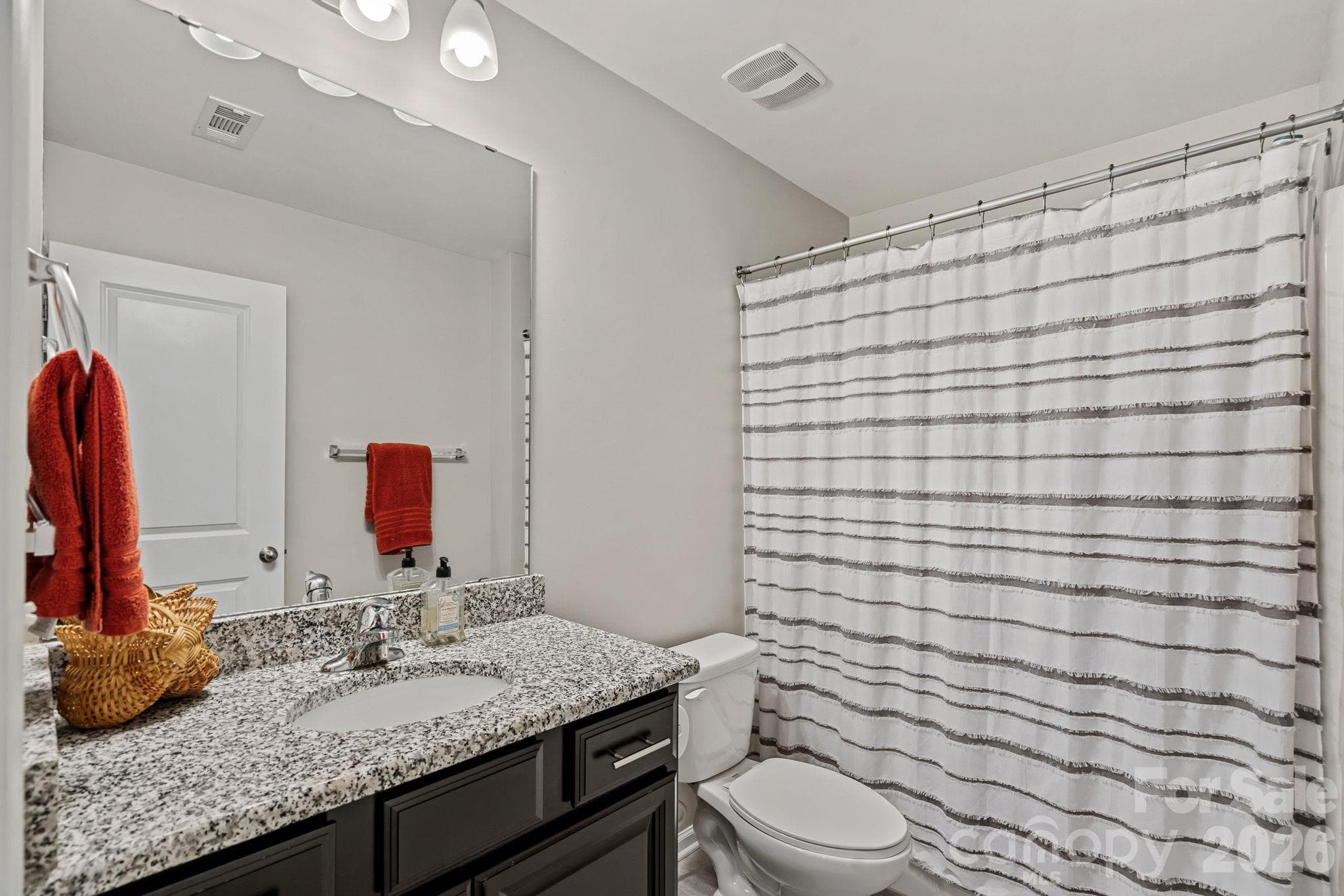 Upper level full bath - 11237 Black Brant Lane, Charlotte