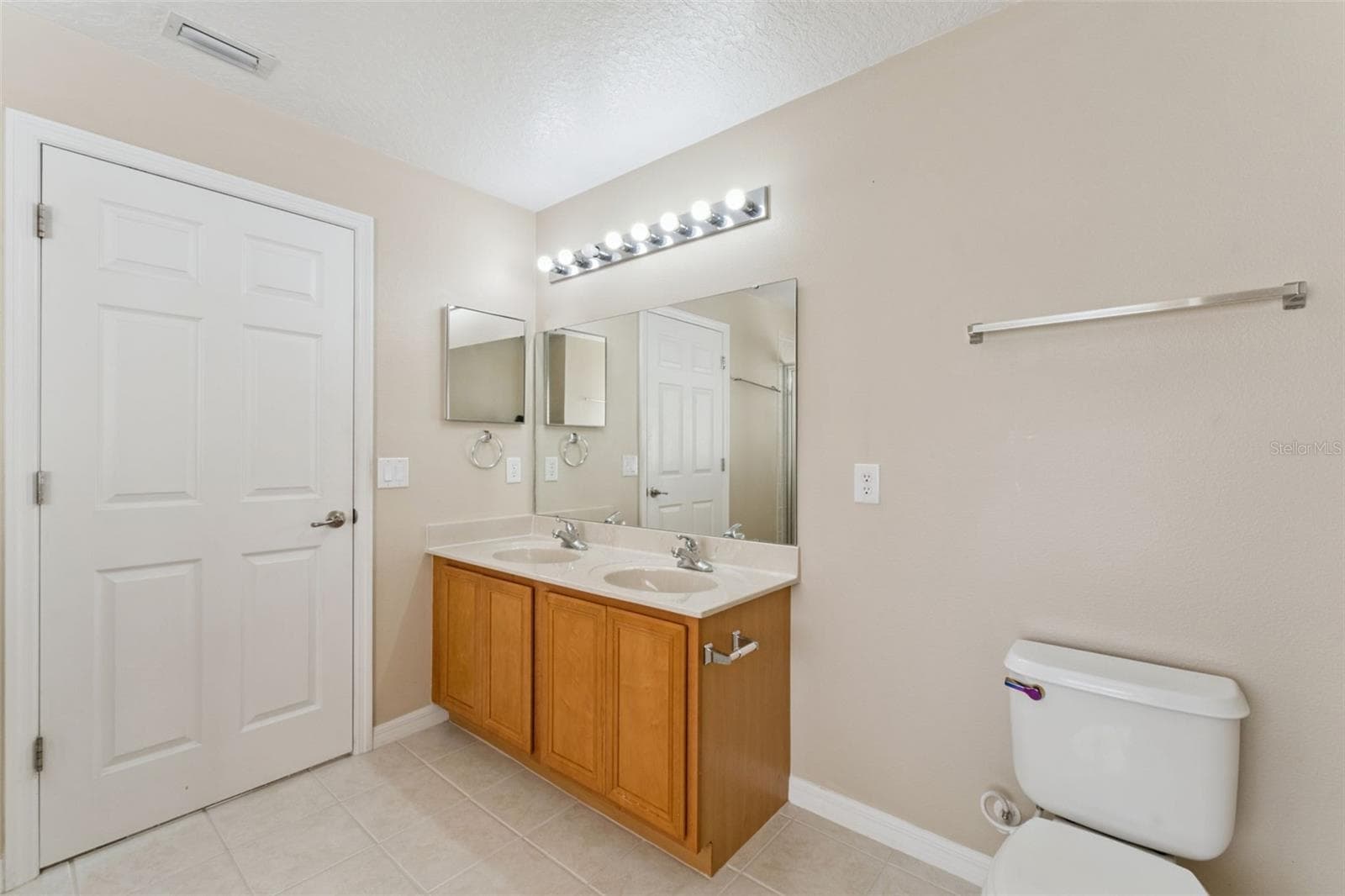 En suite bath - 2225 REEFVIEW LOOP, APOPKA
