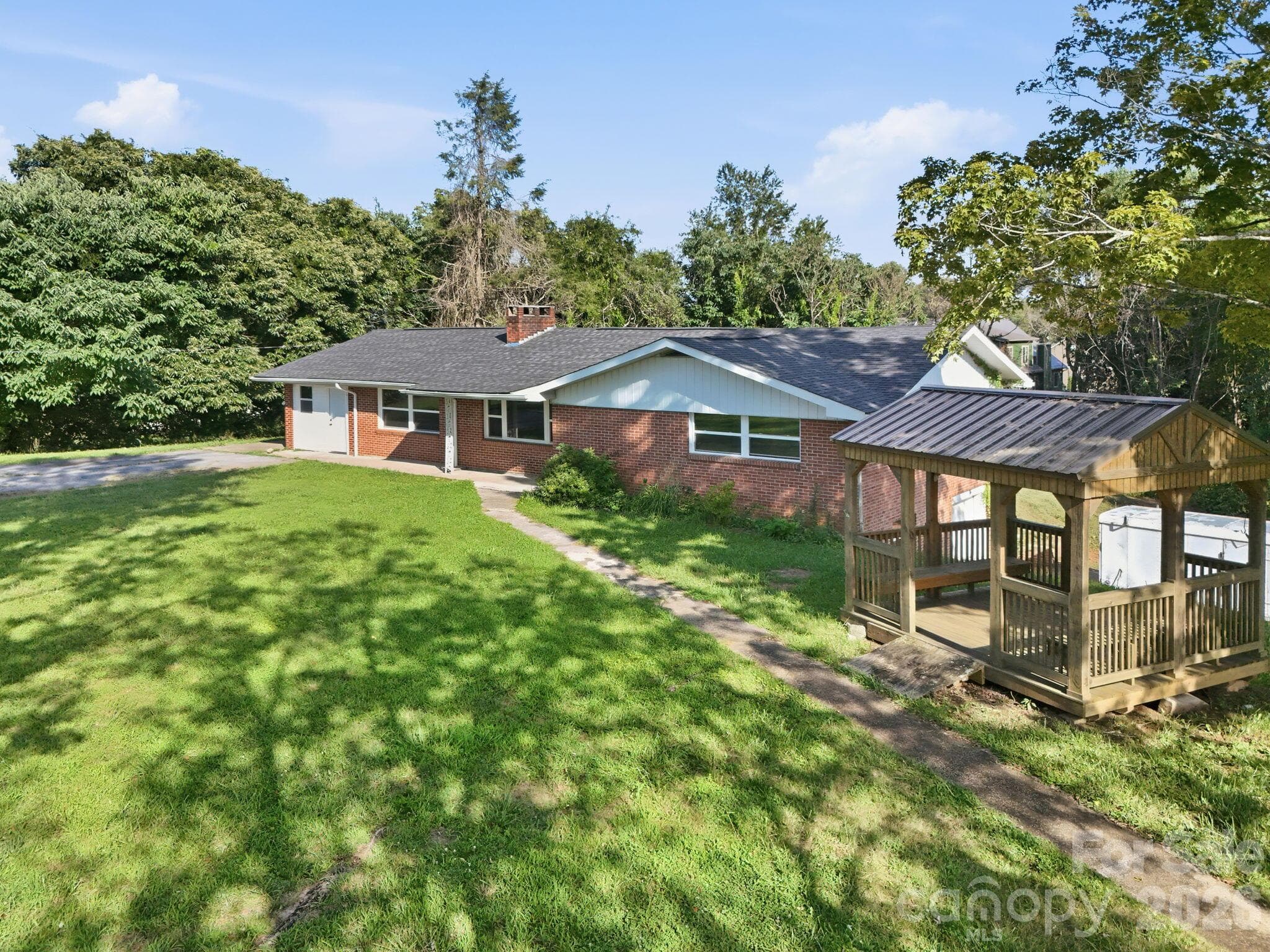 Single Family Residence at 1496 Jenkins Valley Road, Alexander, photo 4 of 43